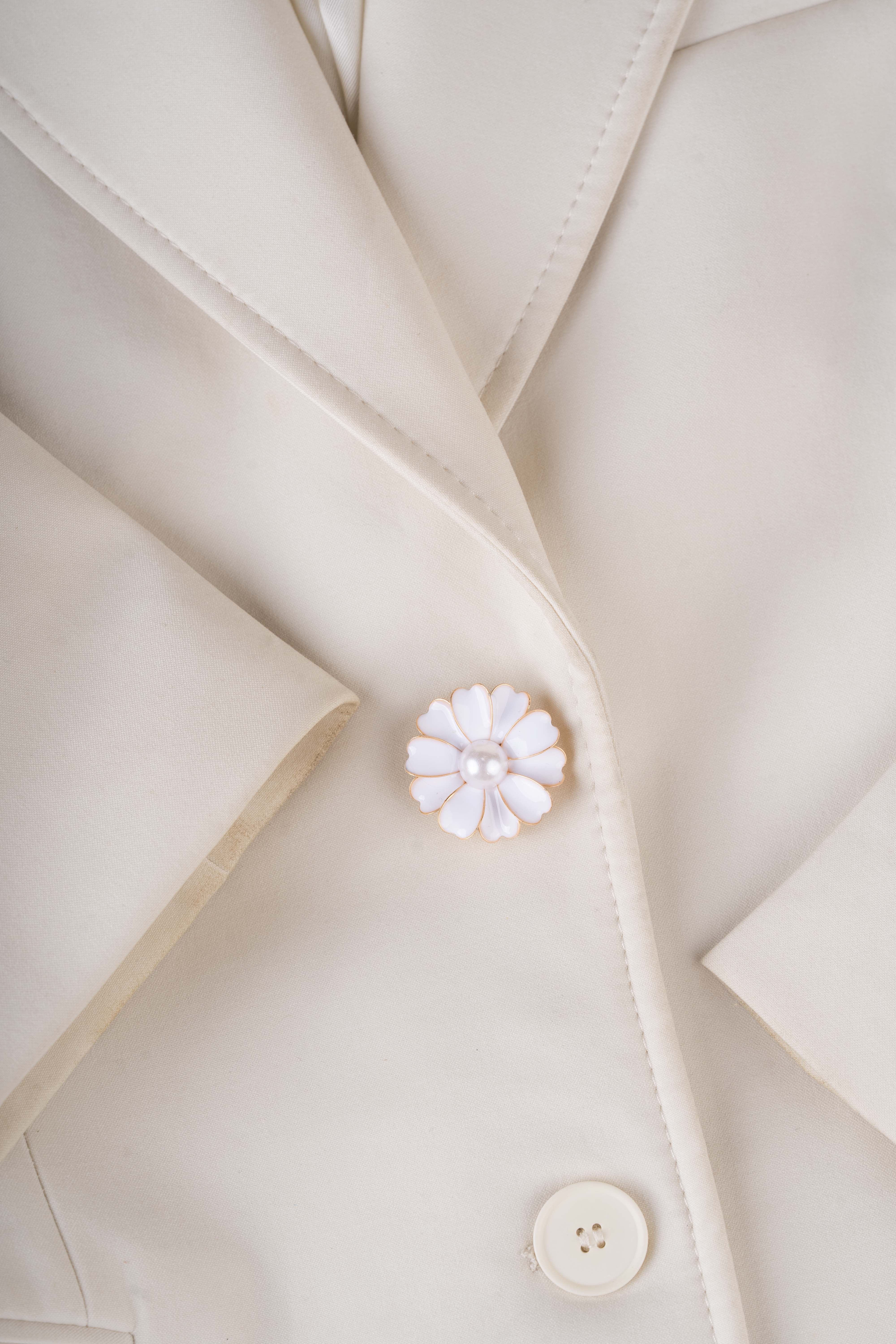 Pearl Daisy Flower