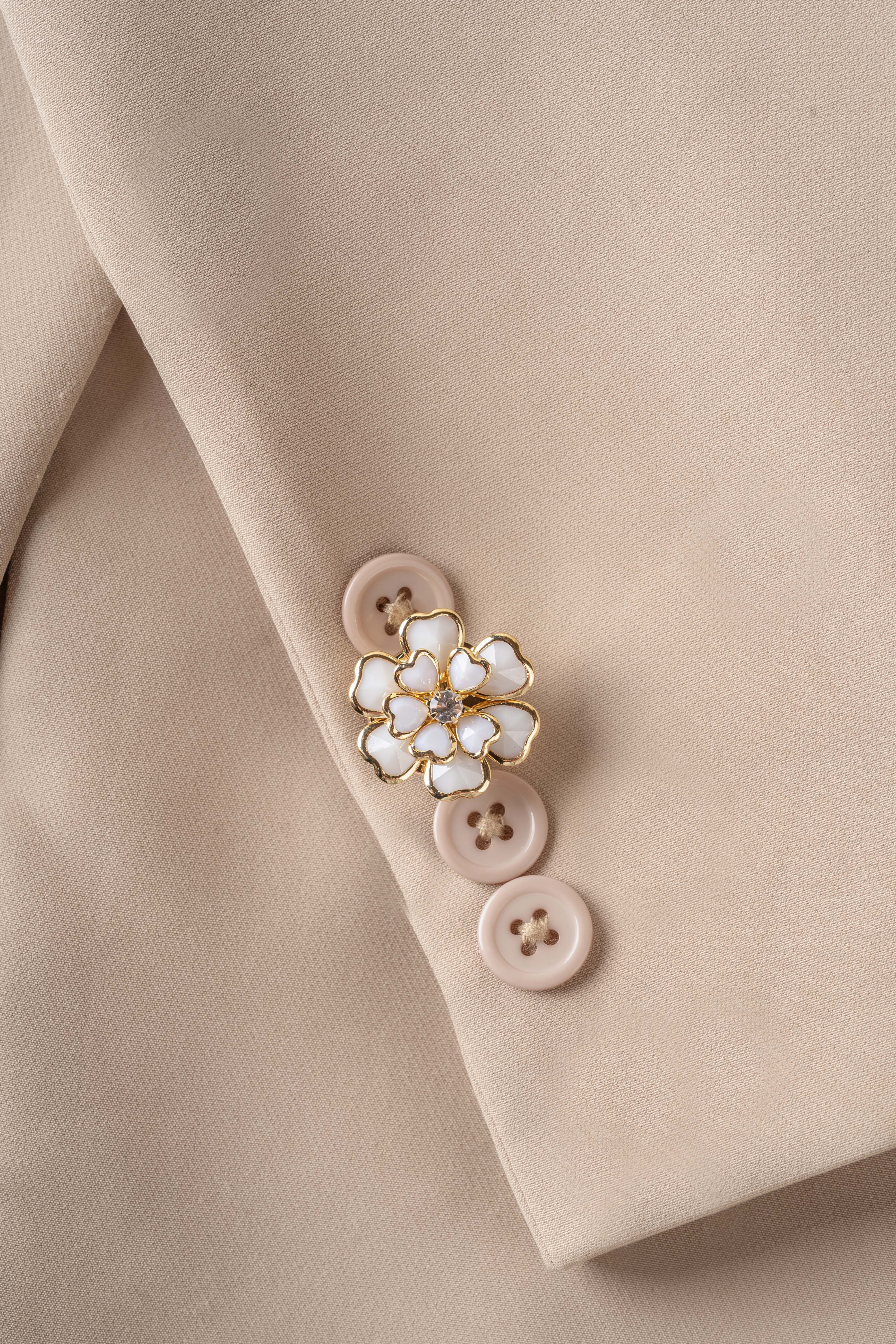 Calista White – 1 Piece