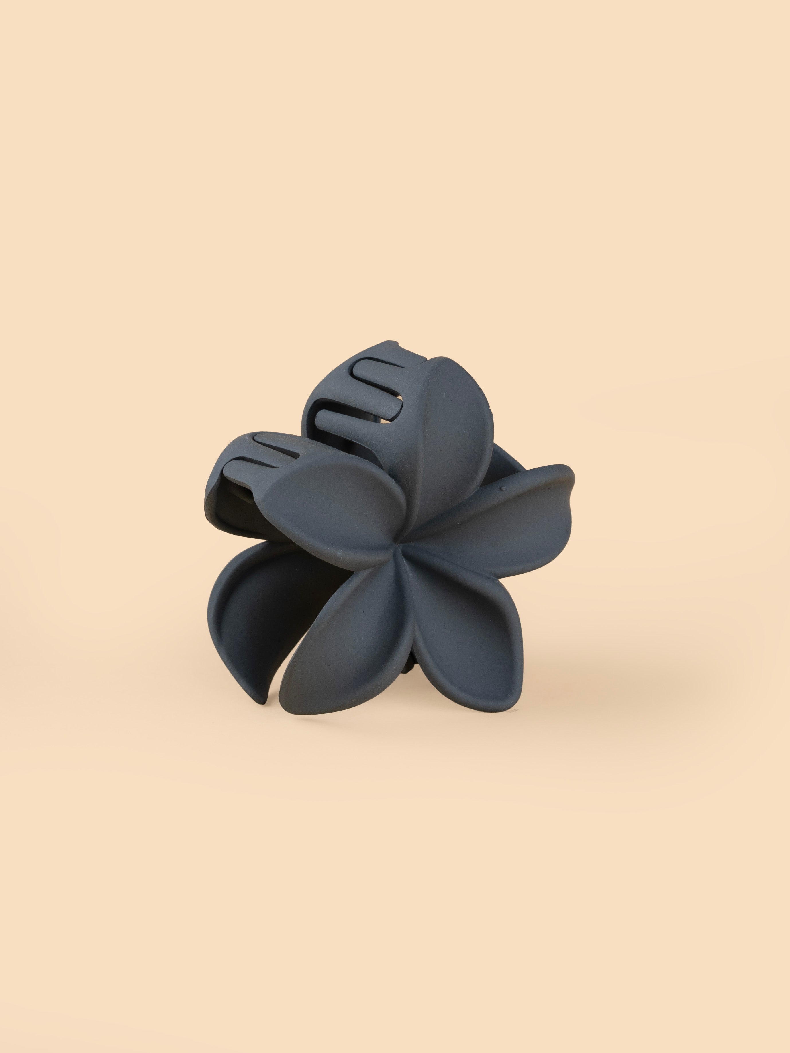 Matte Flower Claw - Medium