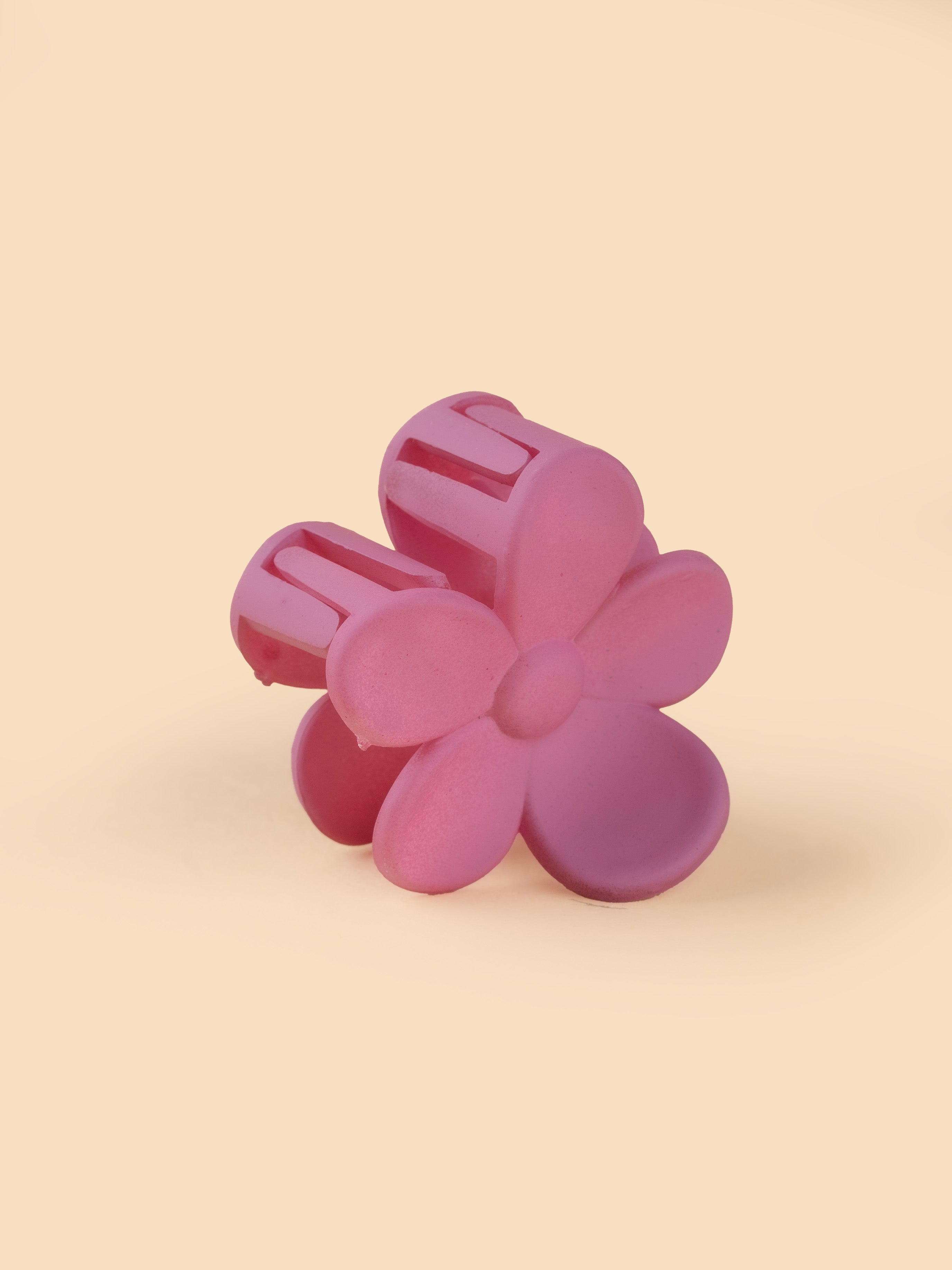 Matte Daisy Claw - Small