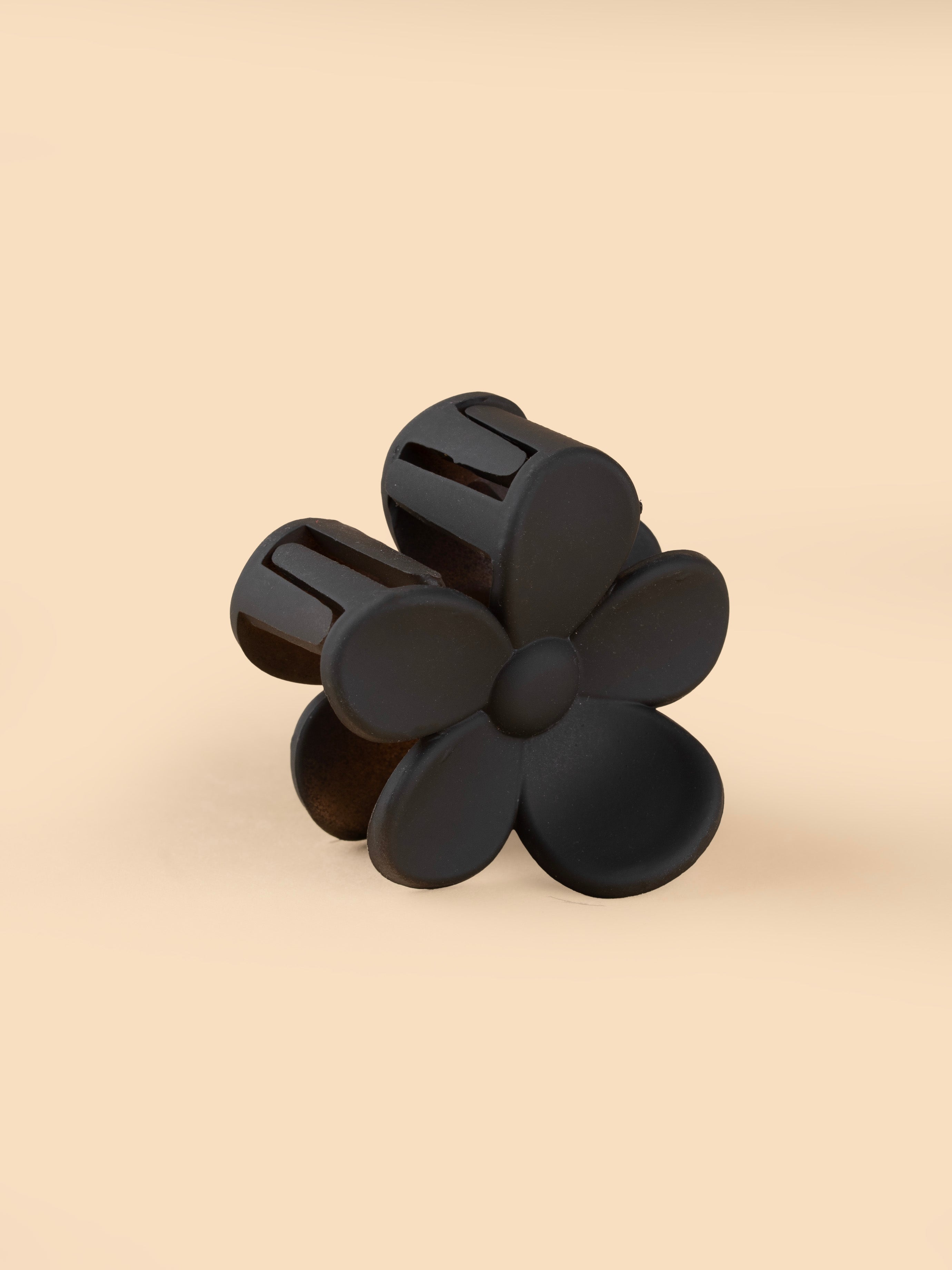 Matte Daisy Claw - Small