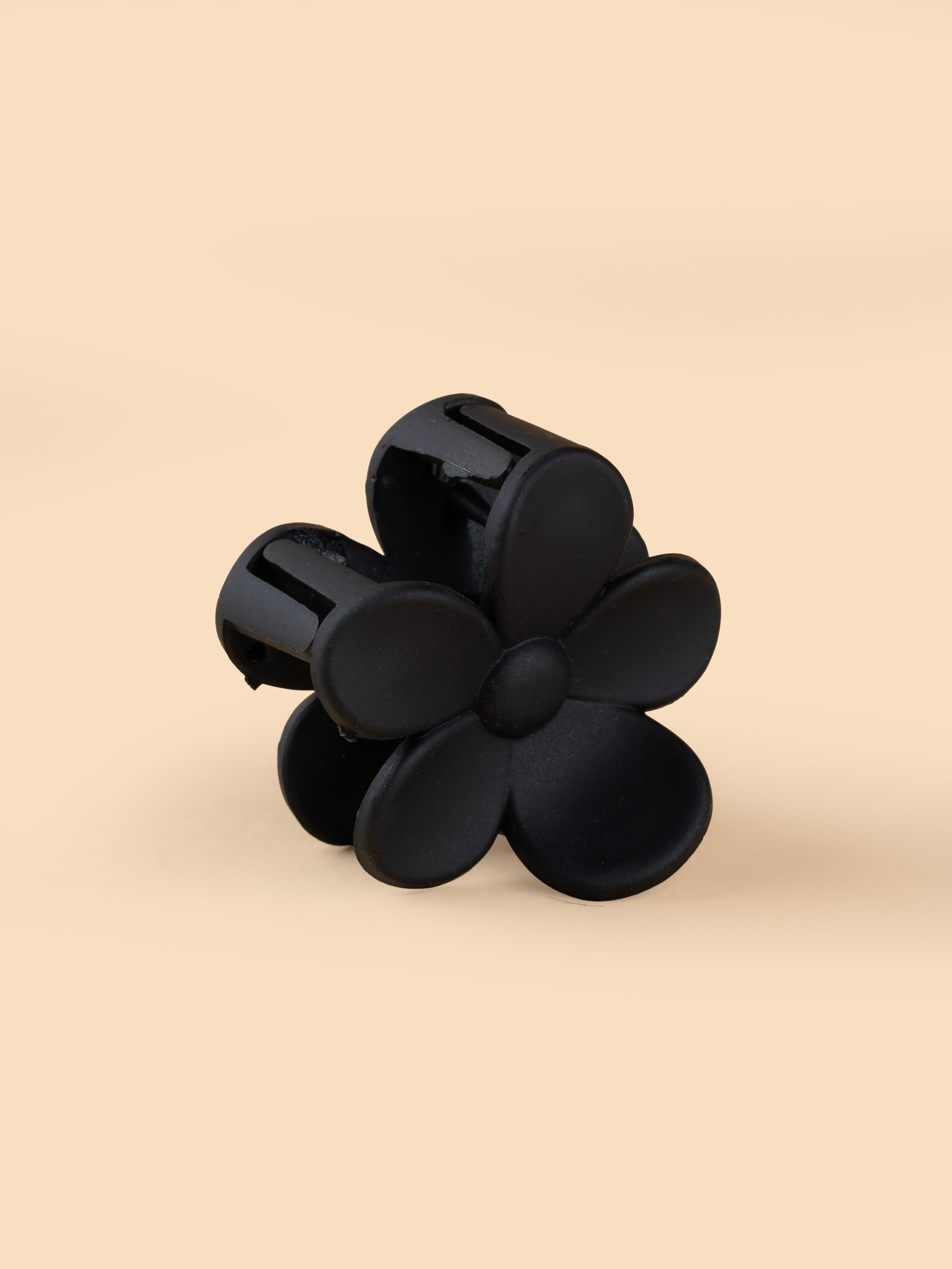 Matte Daisy Claw - Small