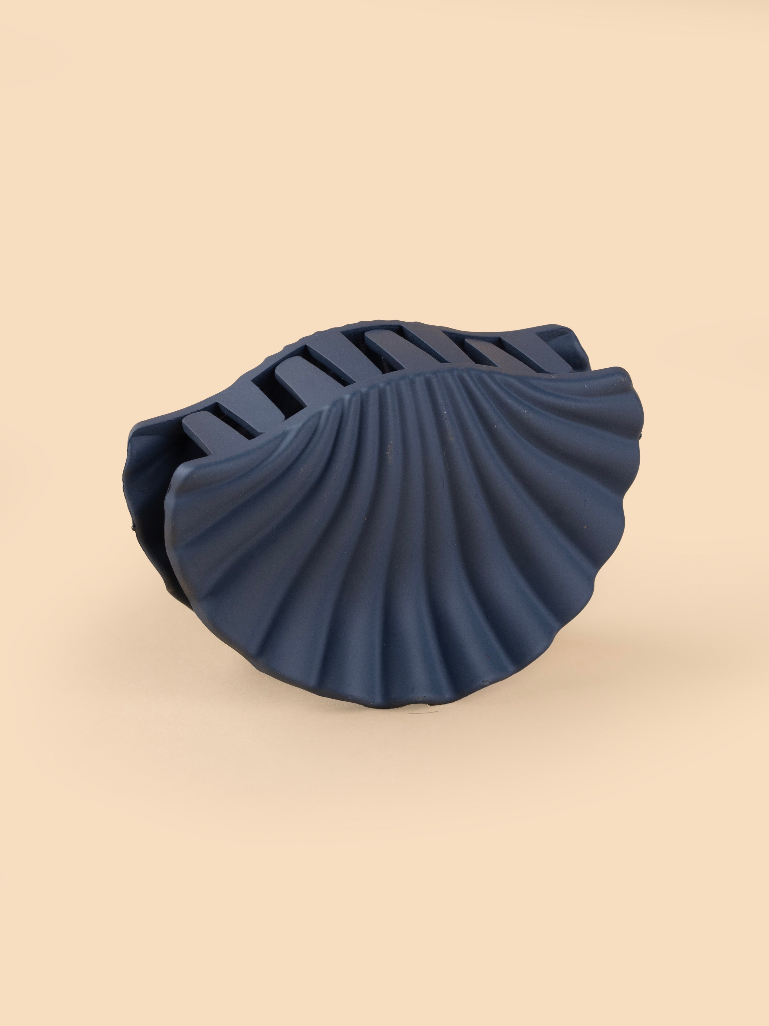 Matte Shell Claw - Medium