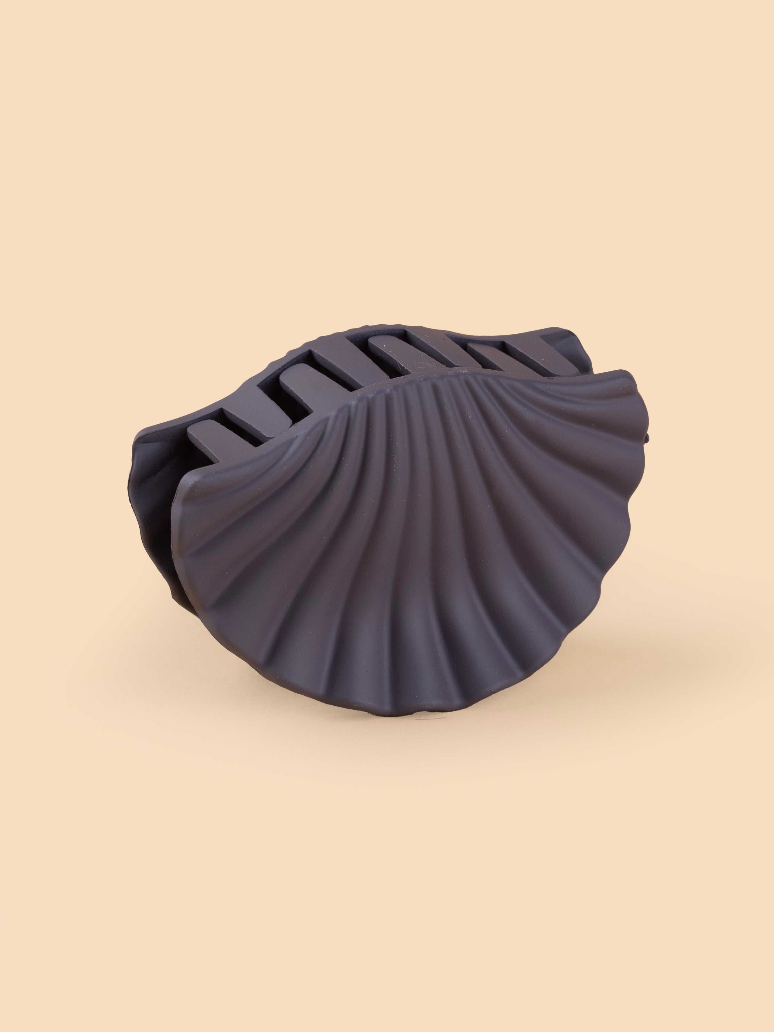 Matte Shell Claw - Medium