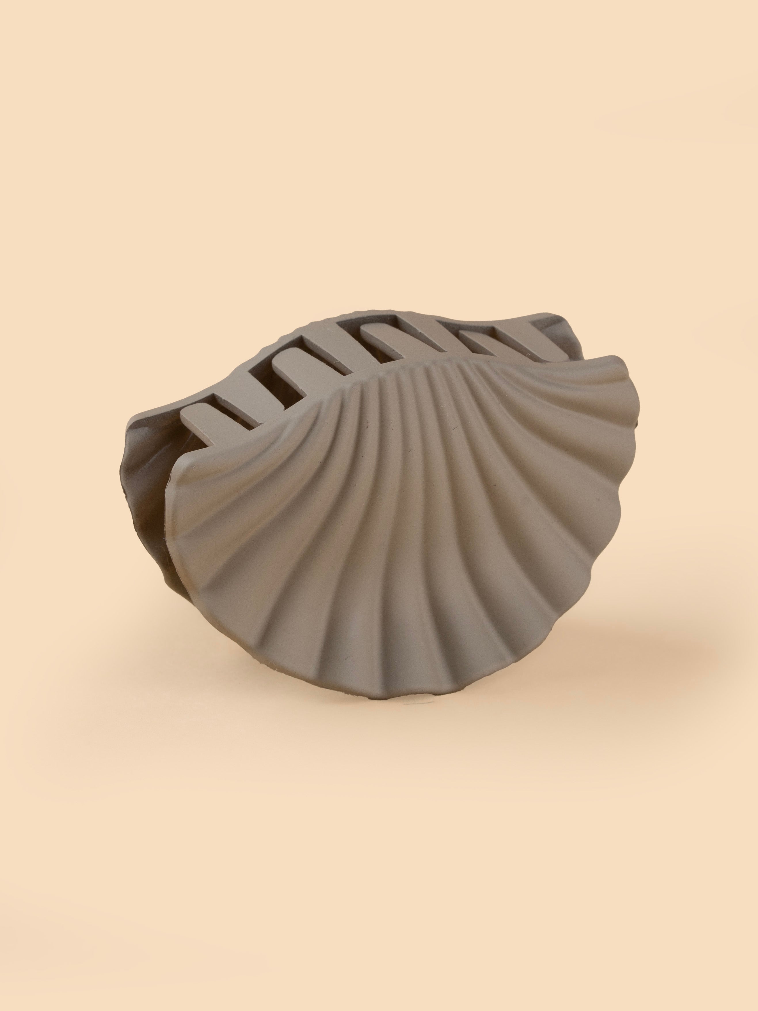 Matte Shell Claw - Medium