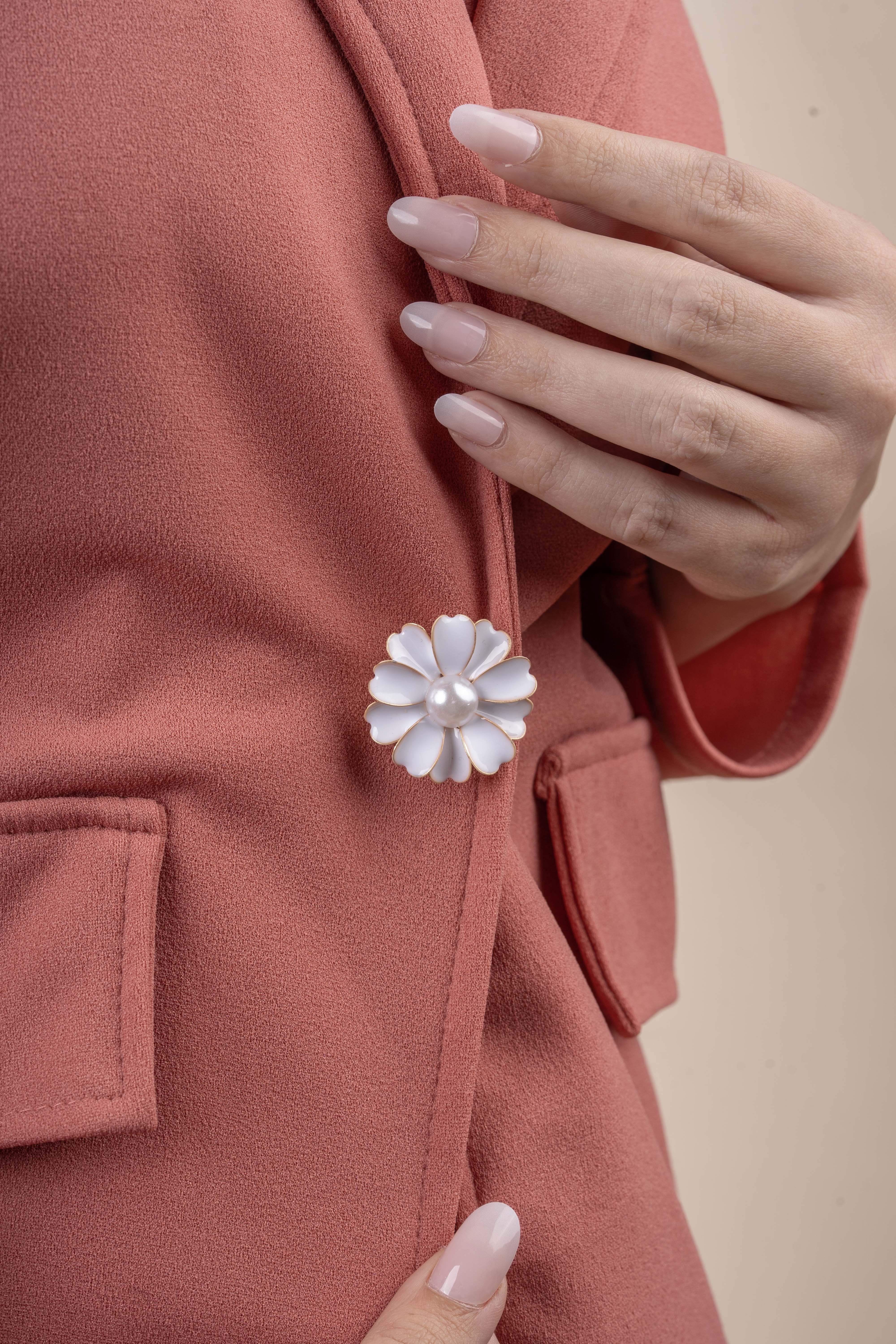 Pearl Daisy Flower