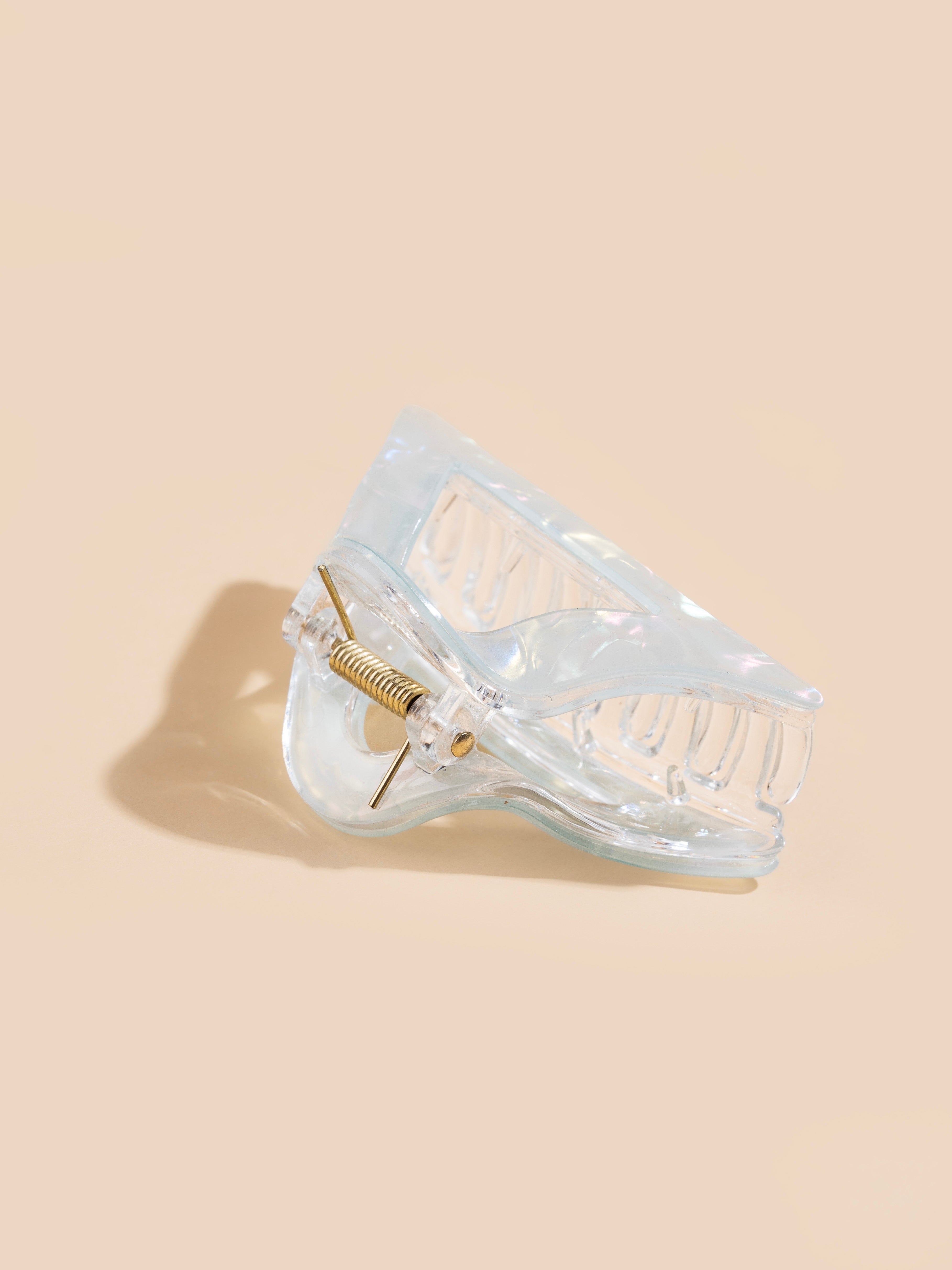Crystal Triangle Claw - Medium