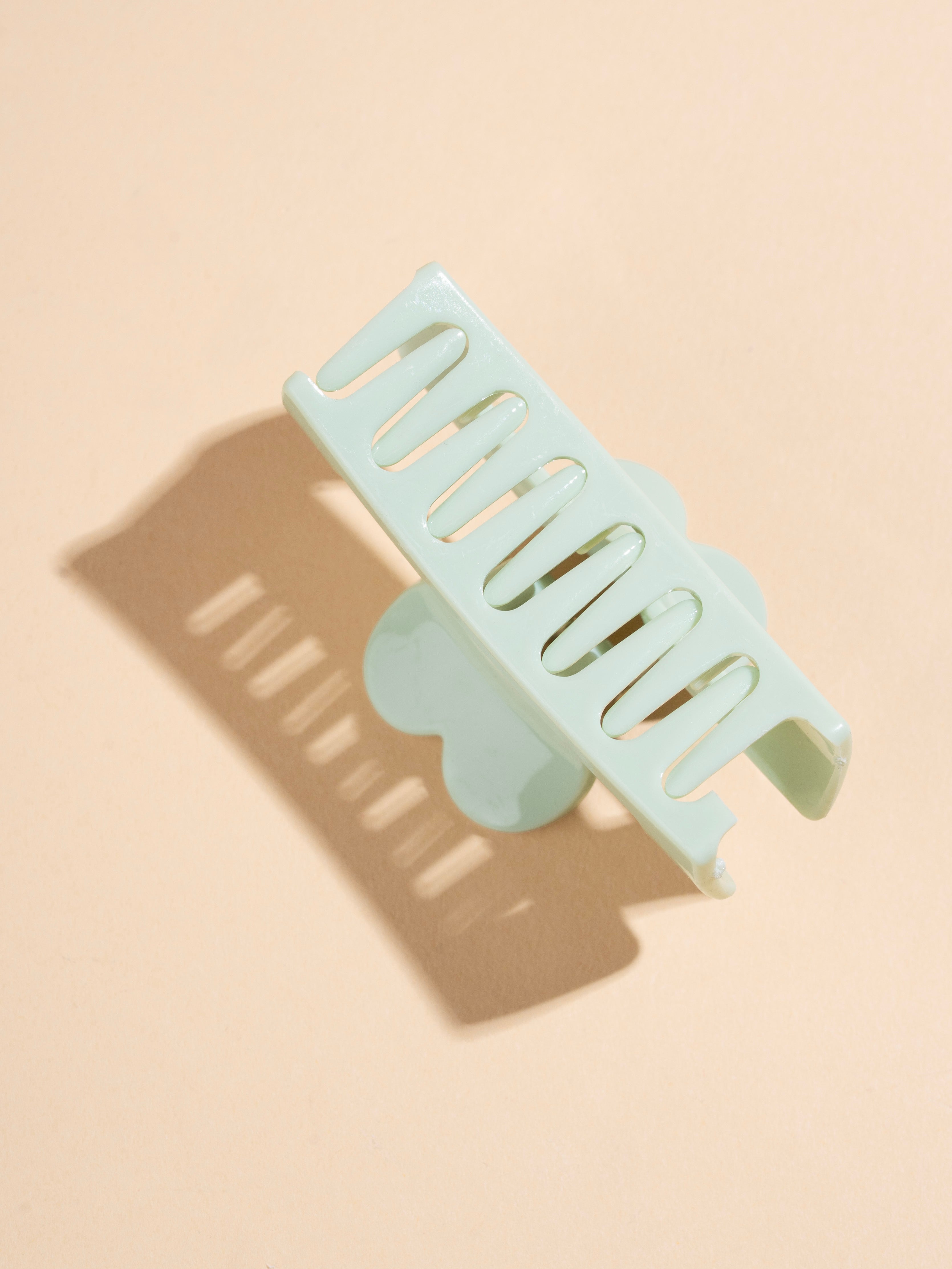Heart Frame Claw - Medium