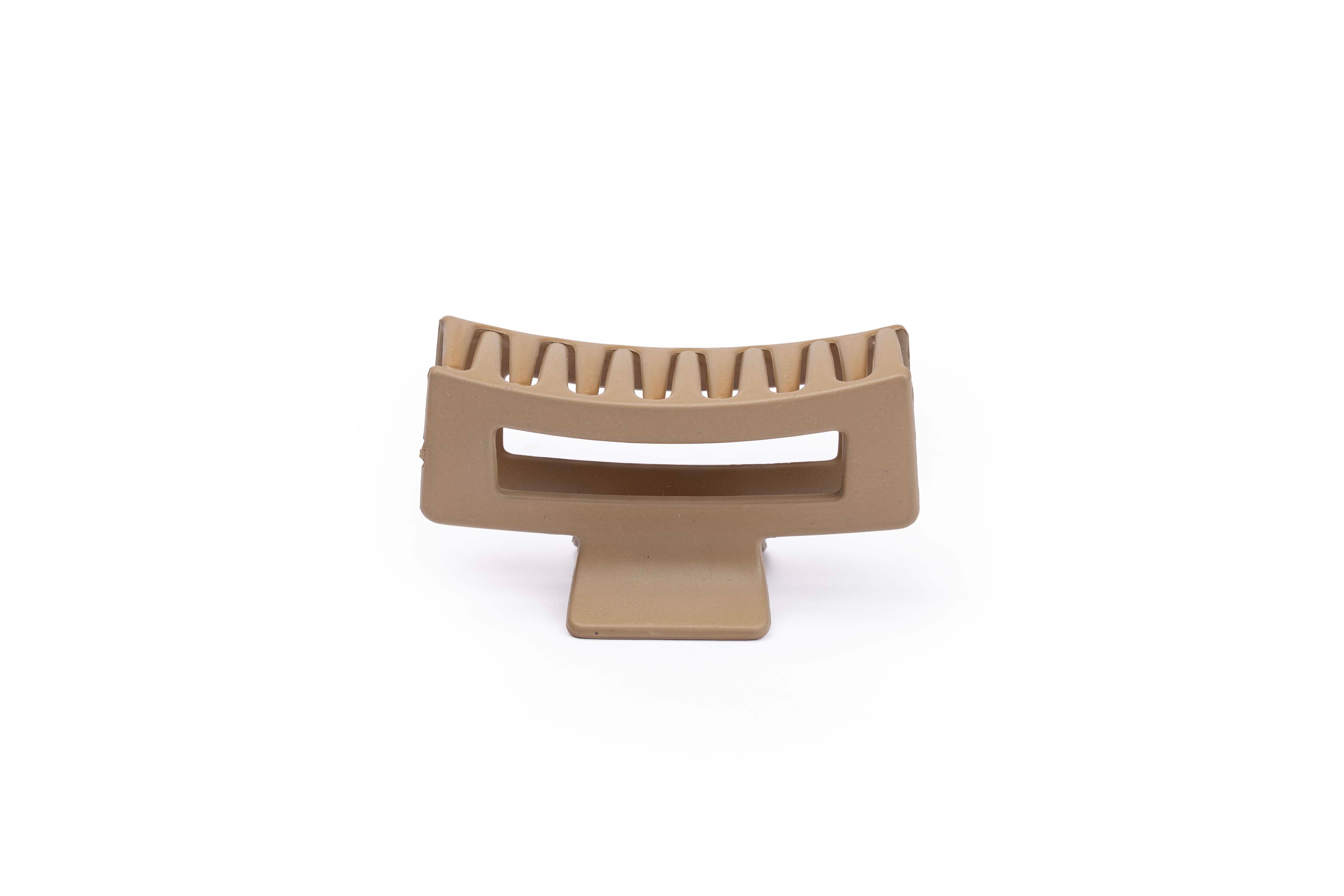 Soft Matte Edge Hair Claw