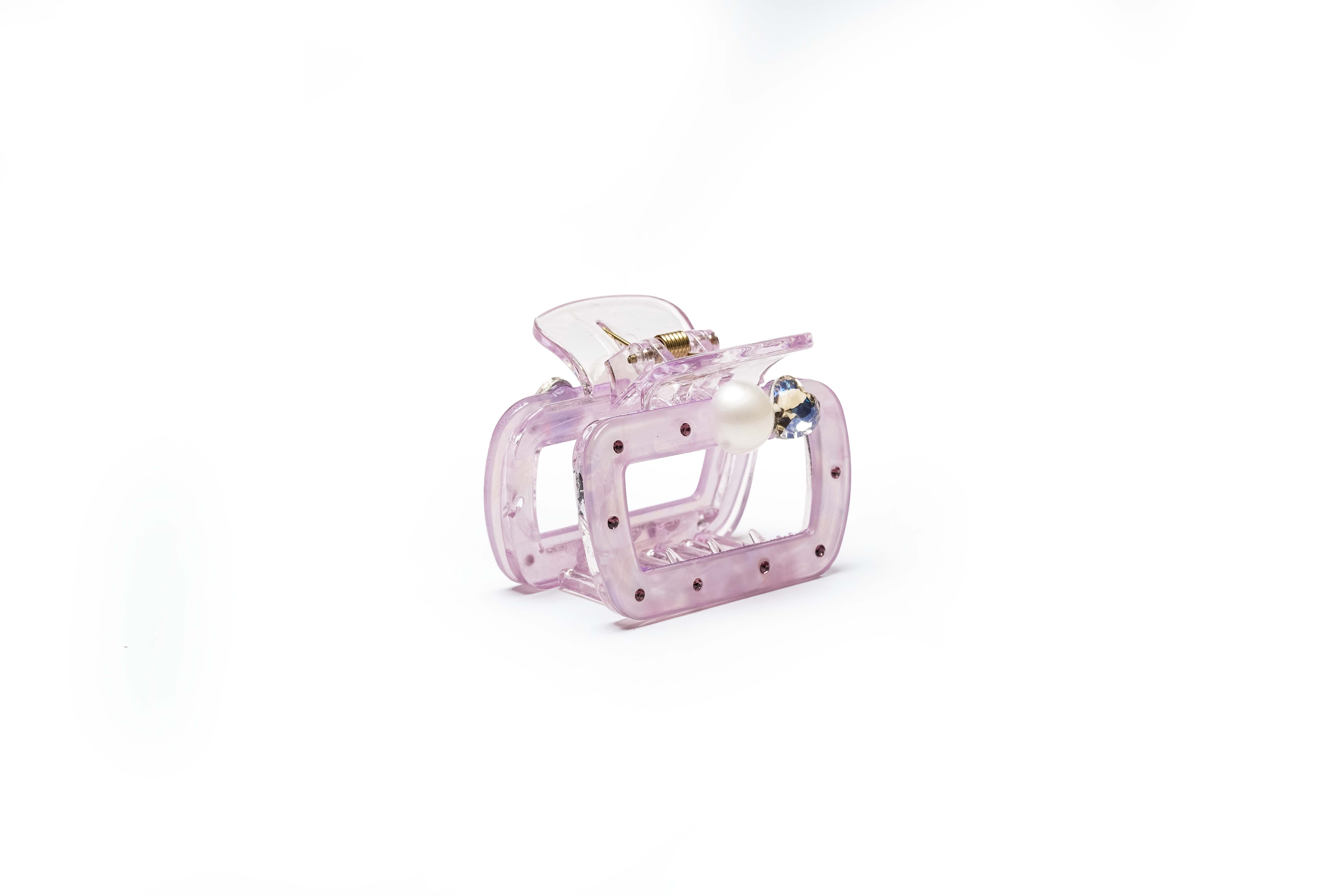 Pearl Frame Hair Claw
