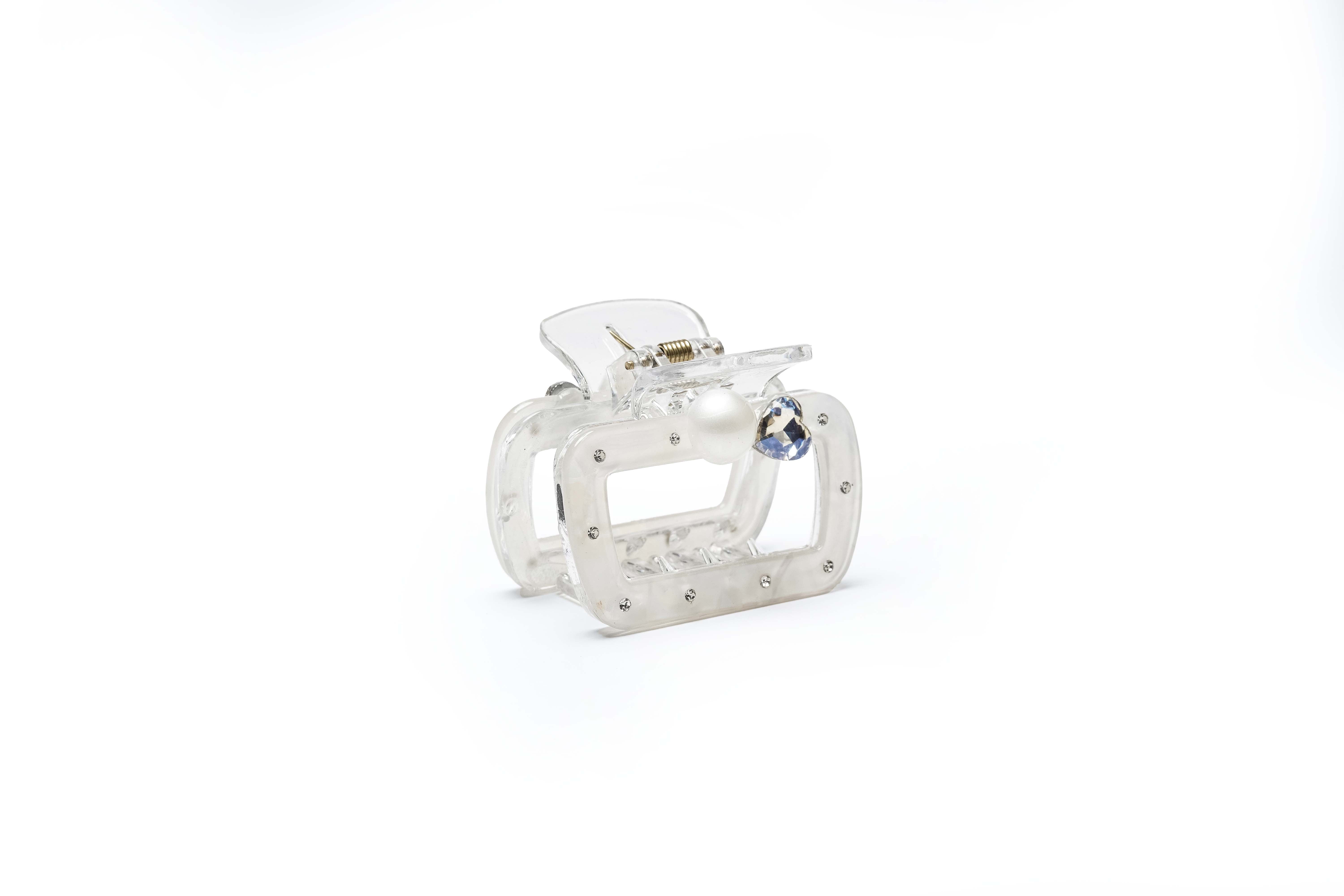 Pearl Frame Hair Claw