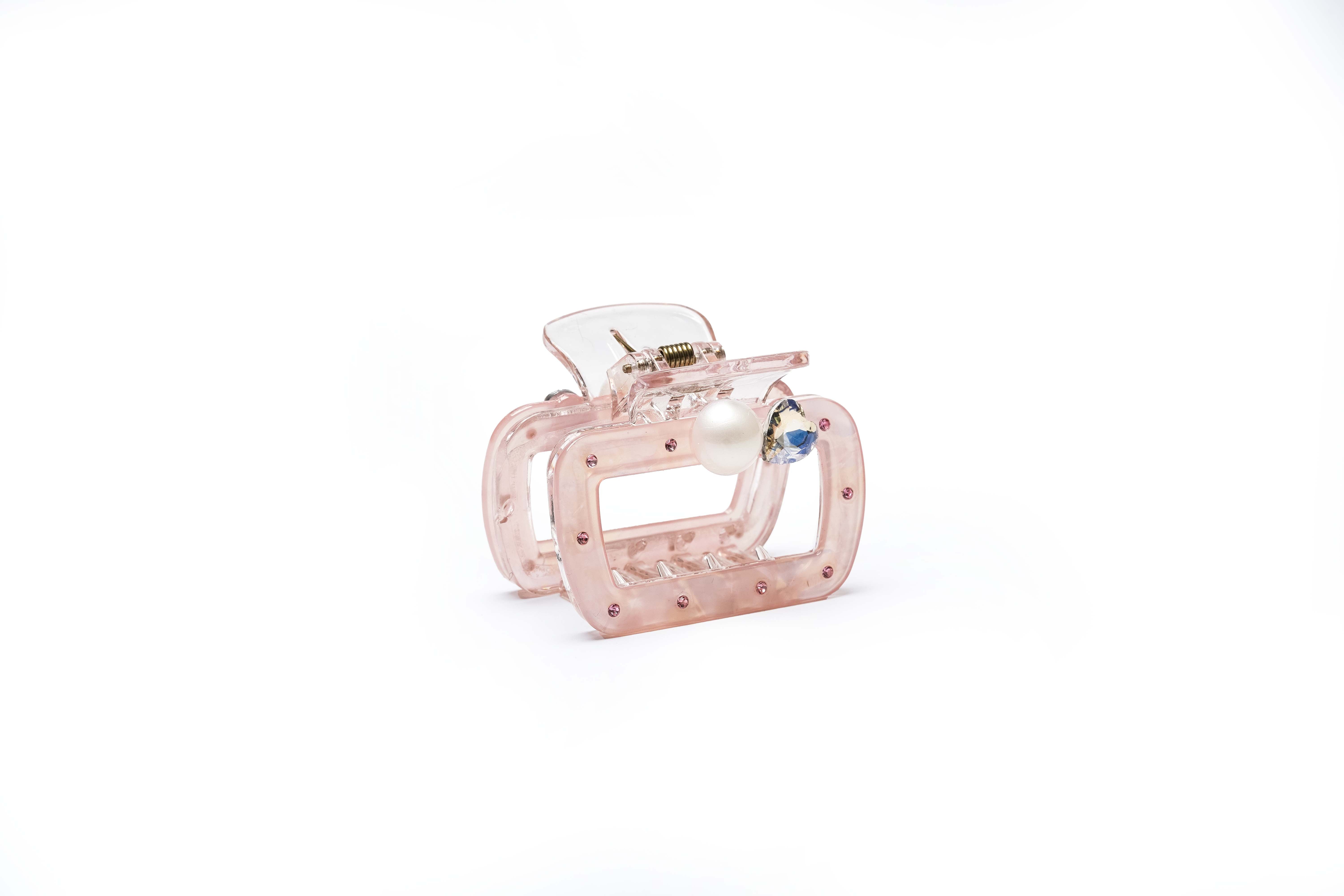 Pearl Frame Hair Claw