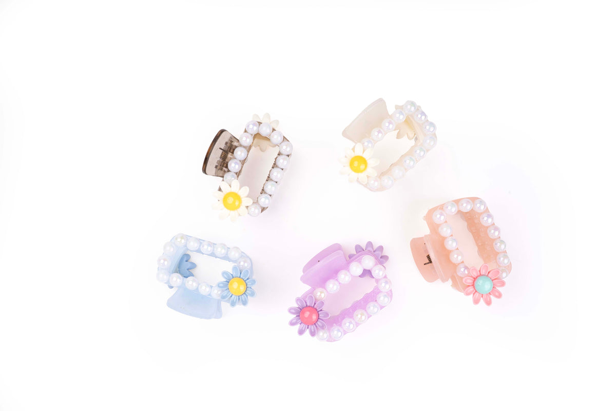 Pearl Daisy Frame - Medium