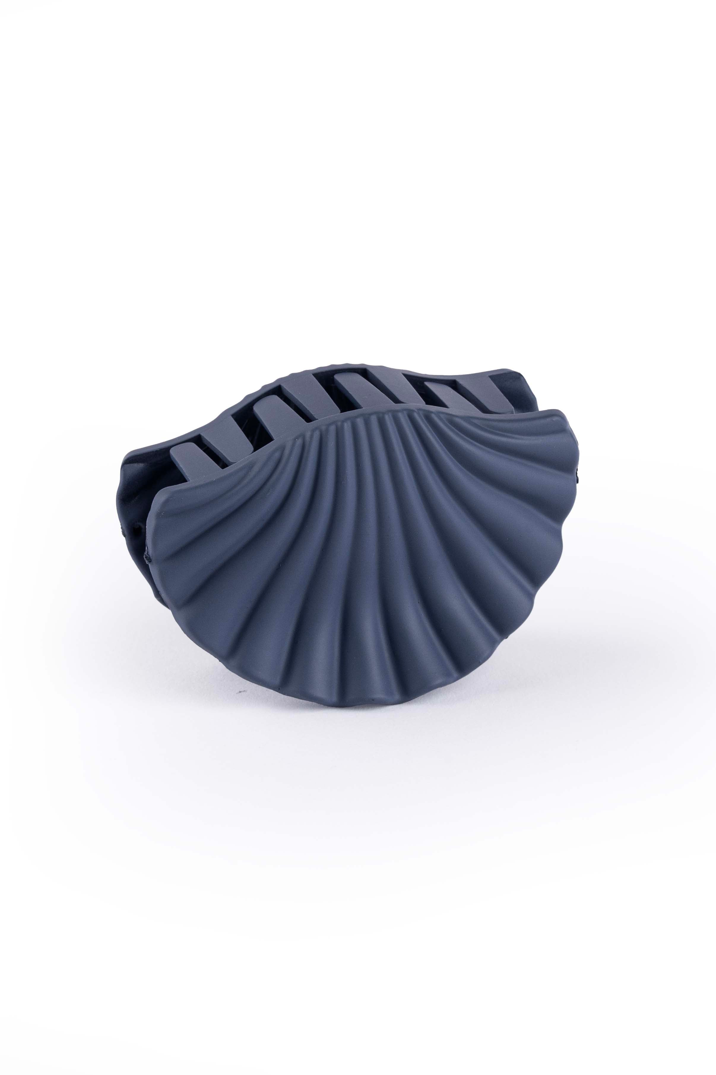 Matte Shell Claw - Medium