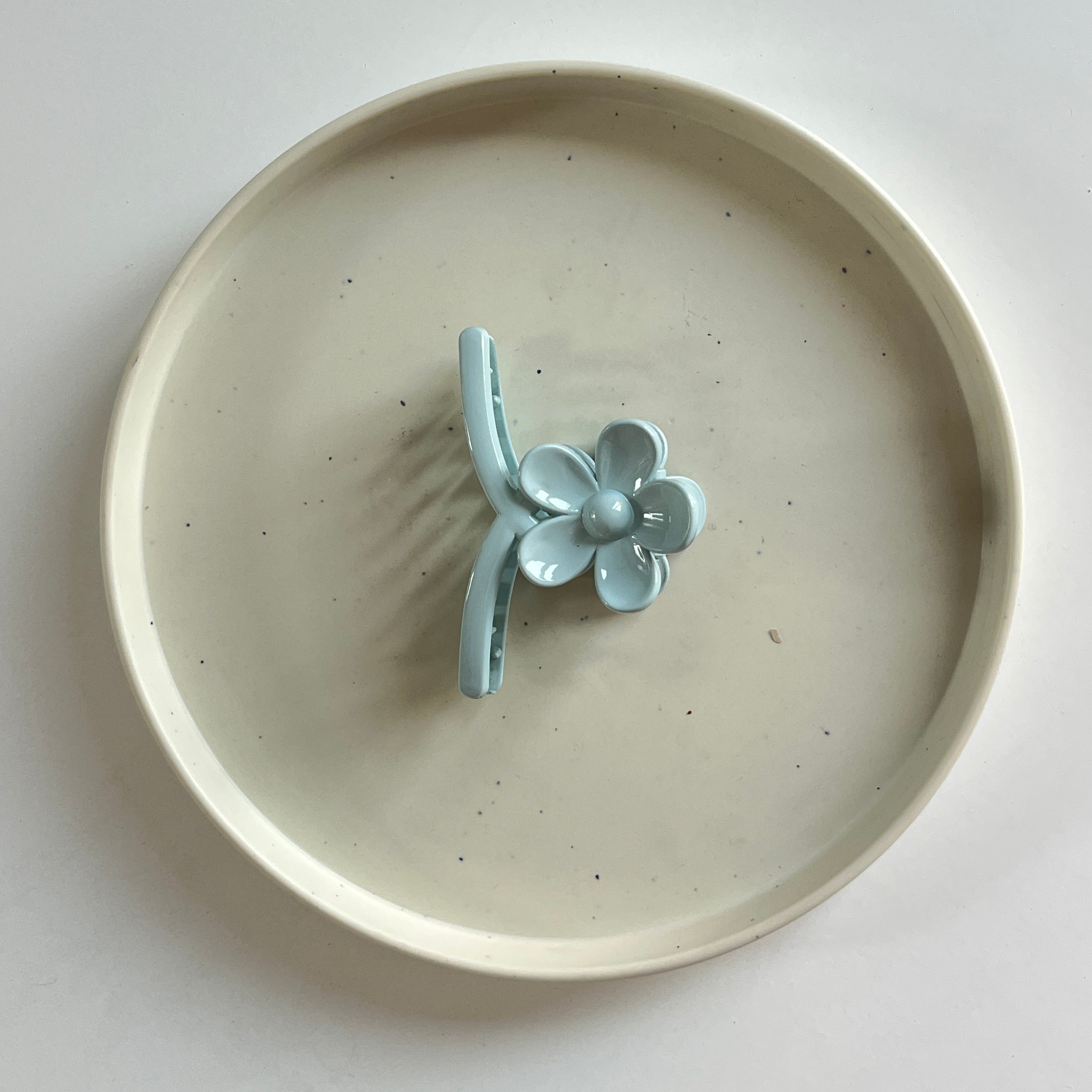 Daisy Arc Medium Hair Claw