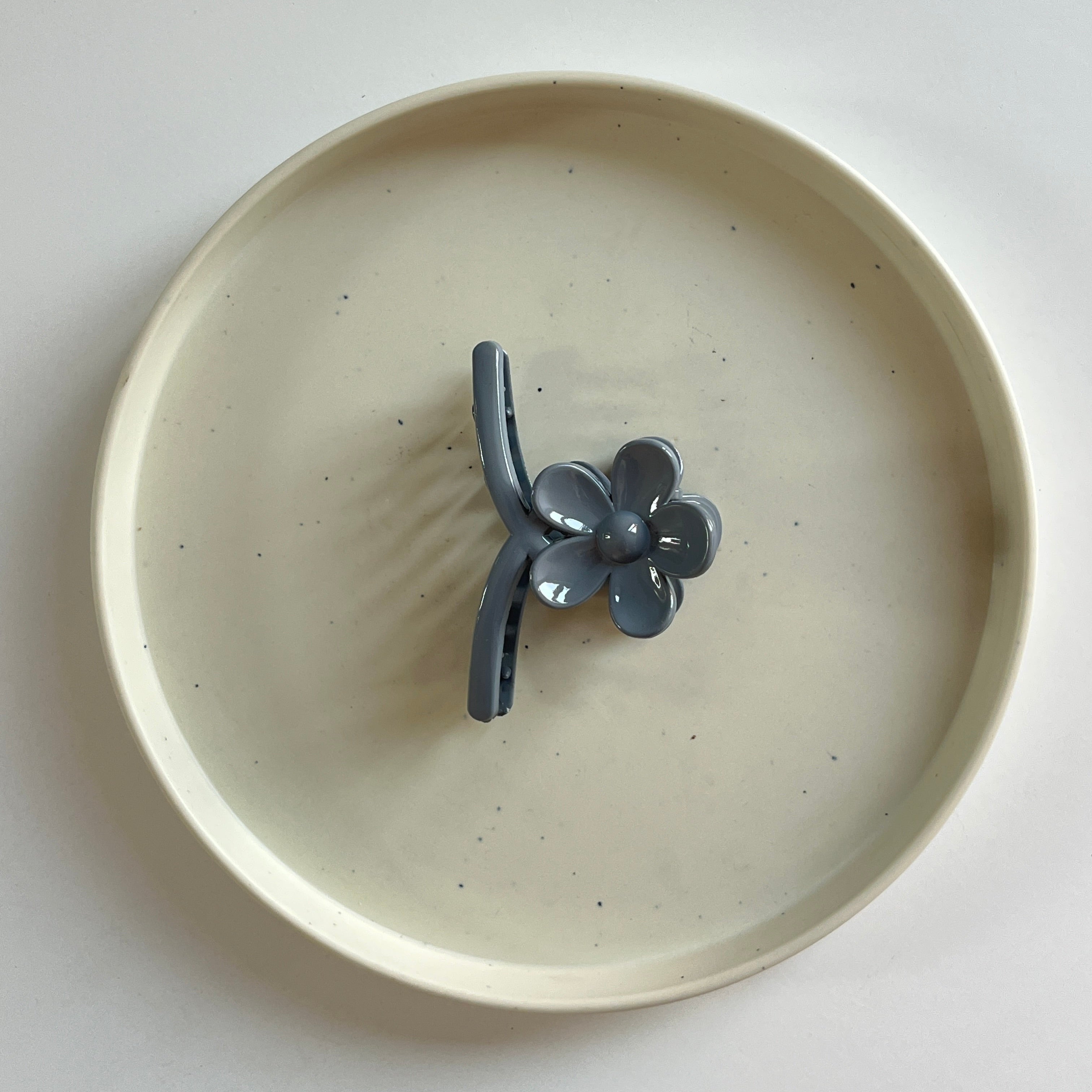 Daisy Arc Medium Hair Claw