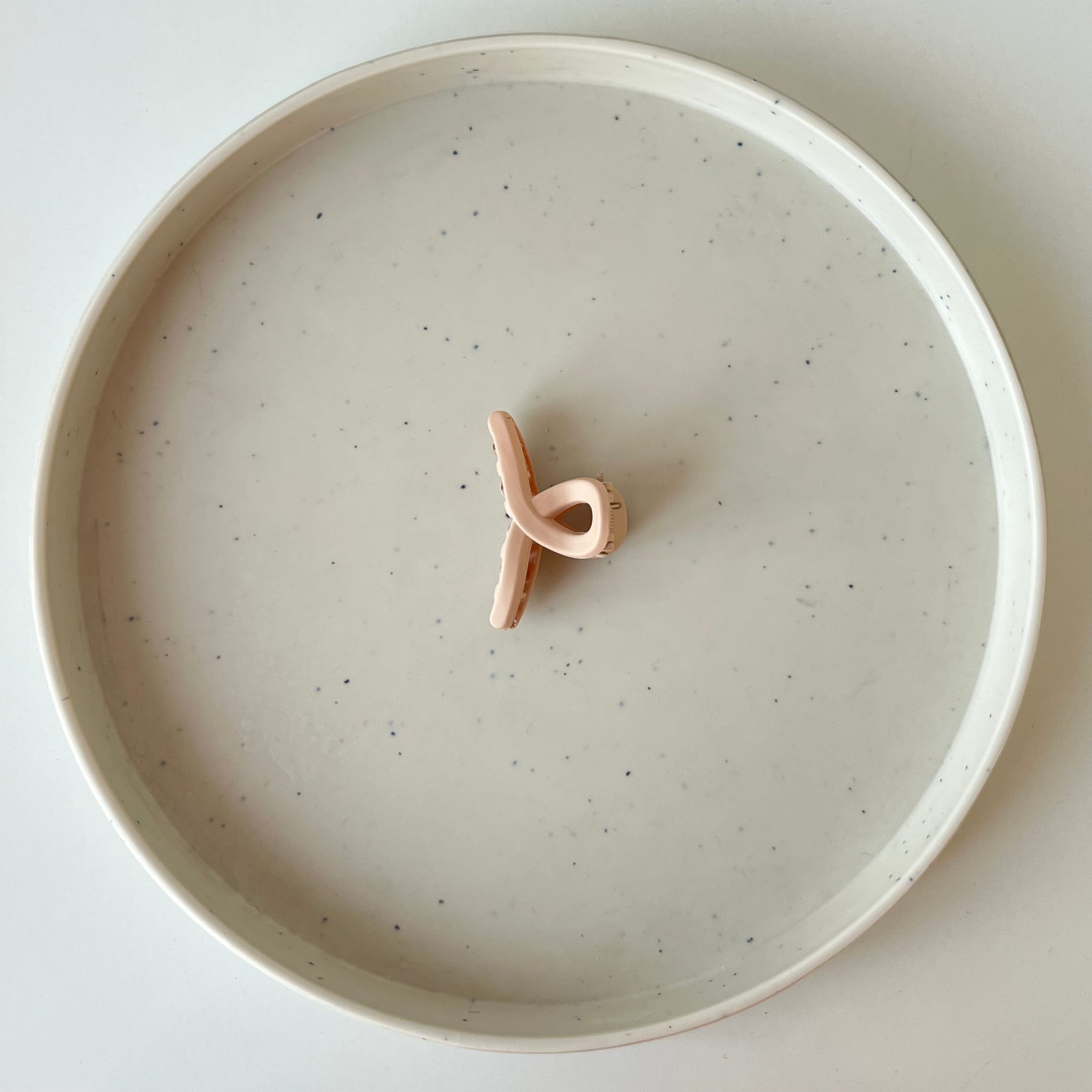 Matte Twist – Small Hair Claw