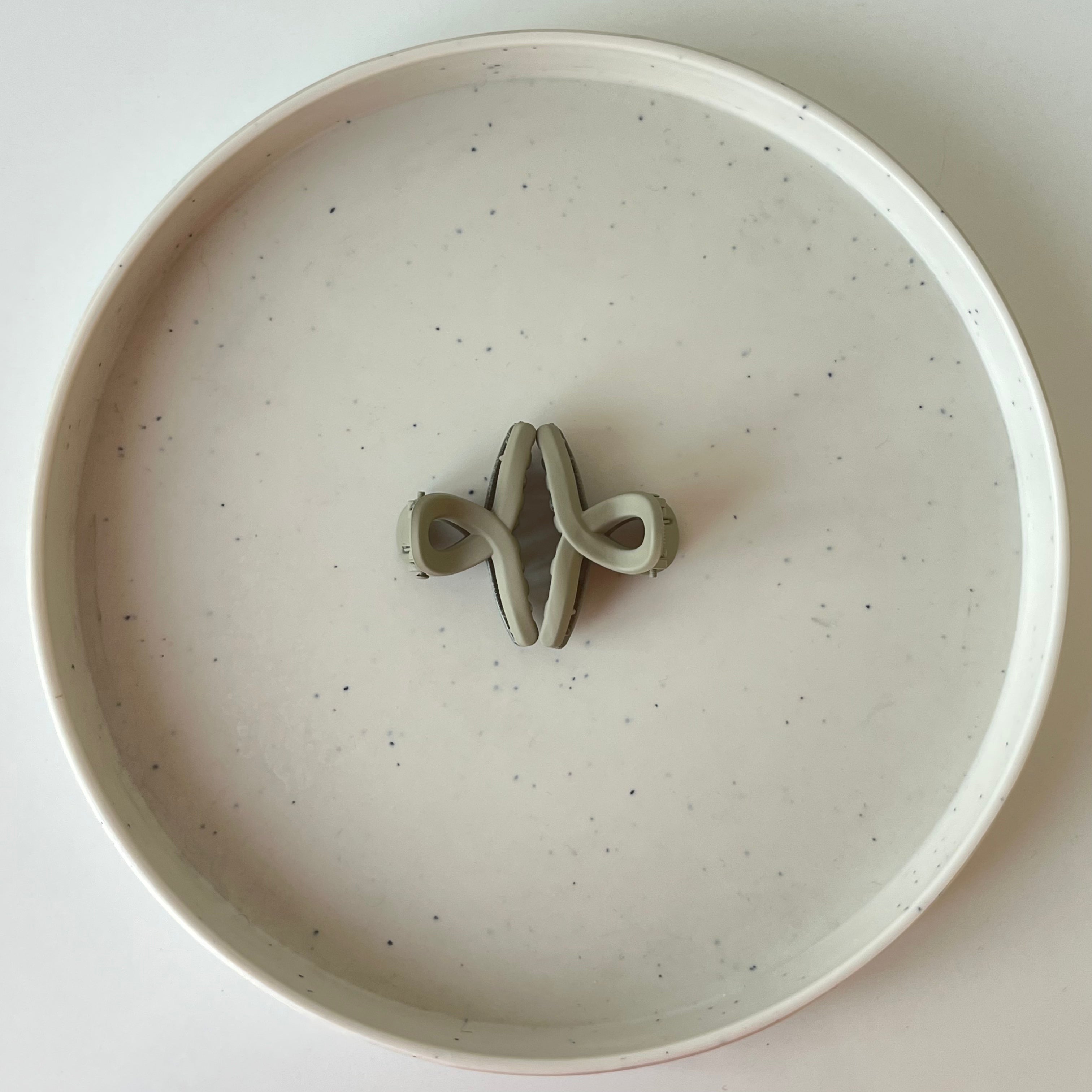 Matte Twist – Small Hair Claw