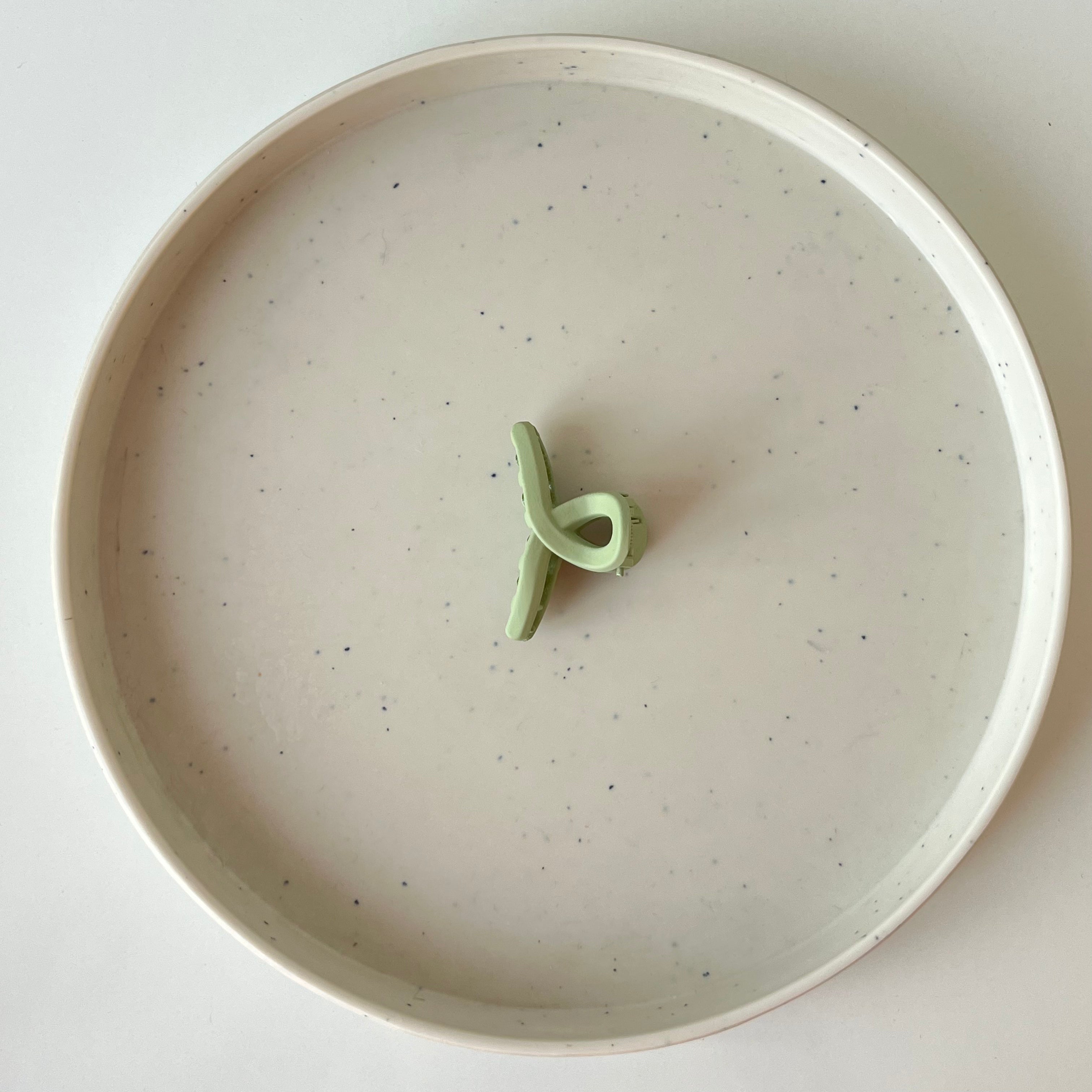 Matte Twist – Small Hair Claw