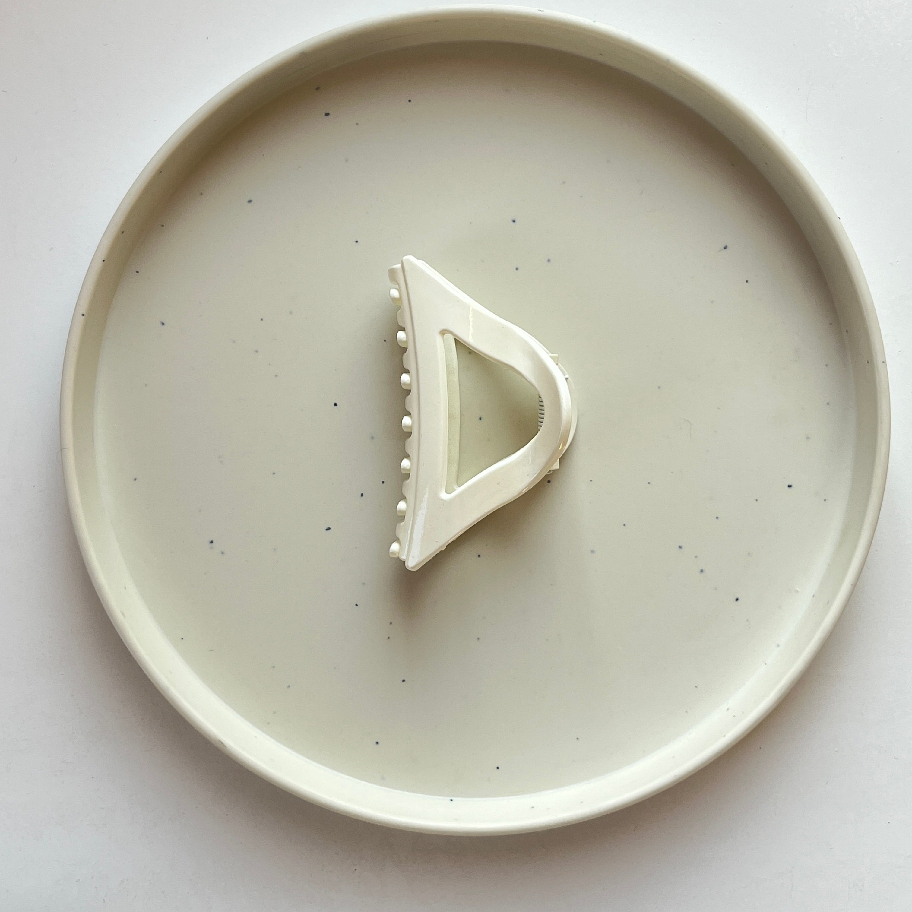 Triangle Grip Medium Hair Claw