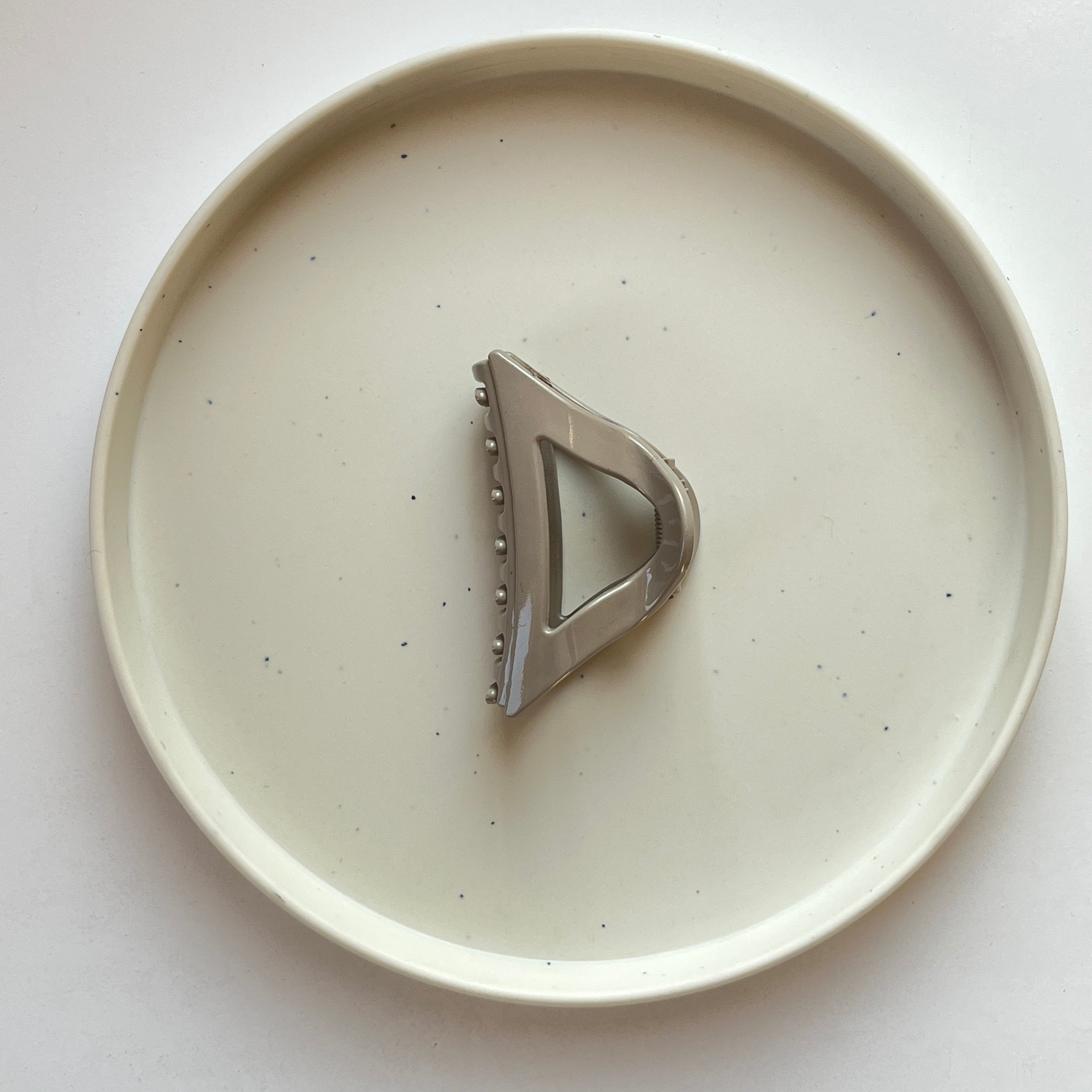 Triangle Grip Medium Hair Claw