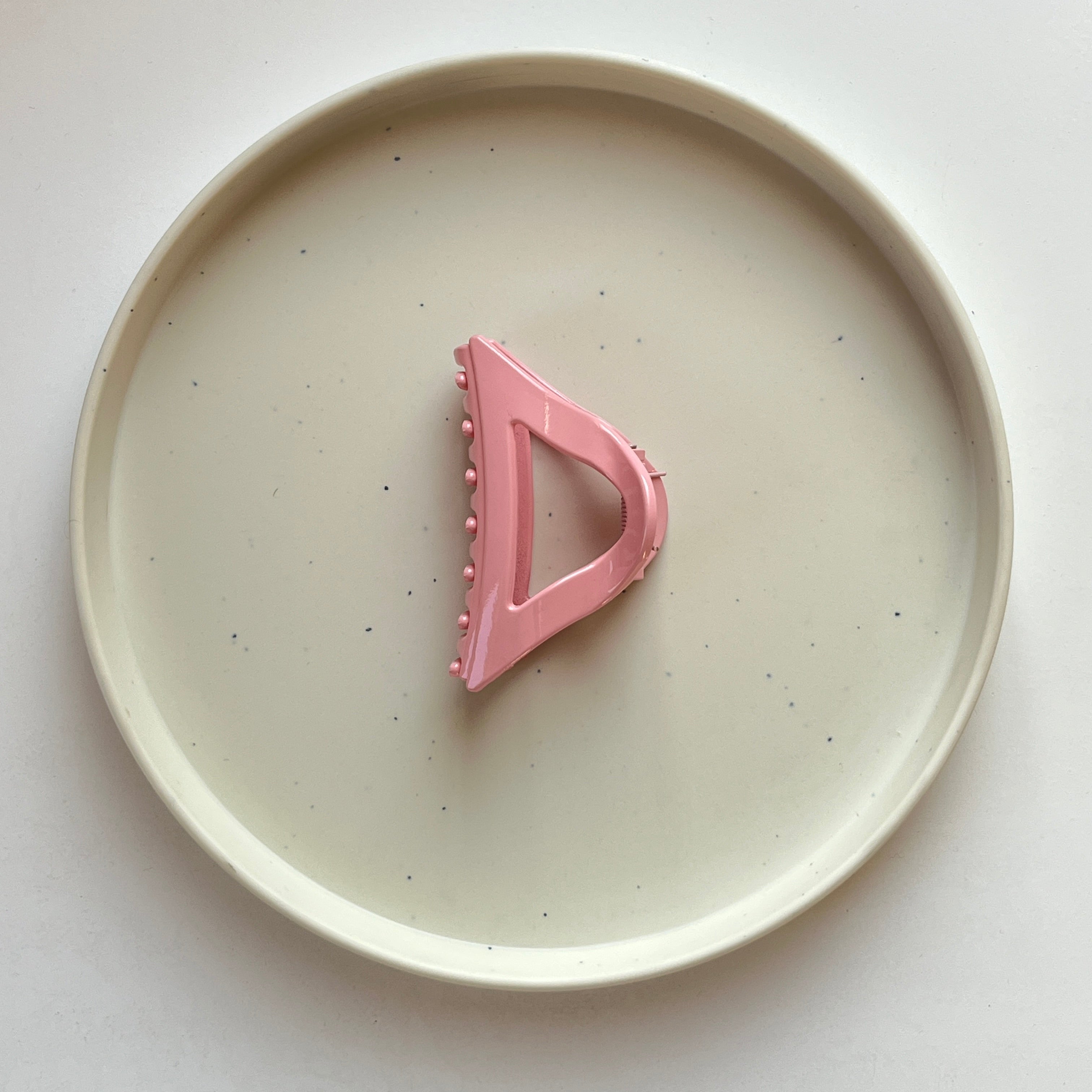 Triangle Grip Medium Hair Claw