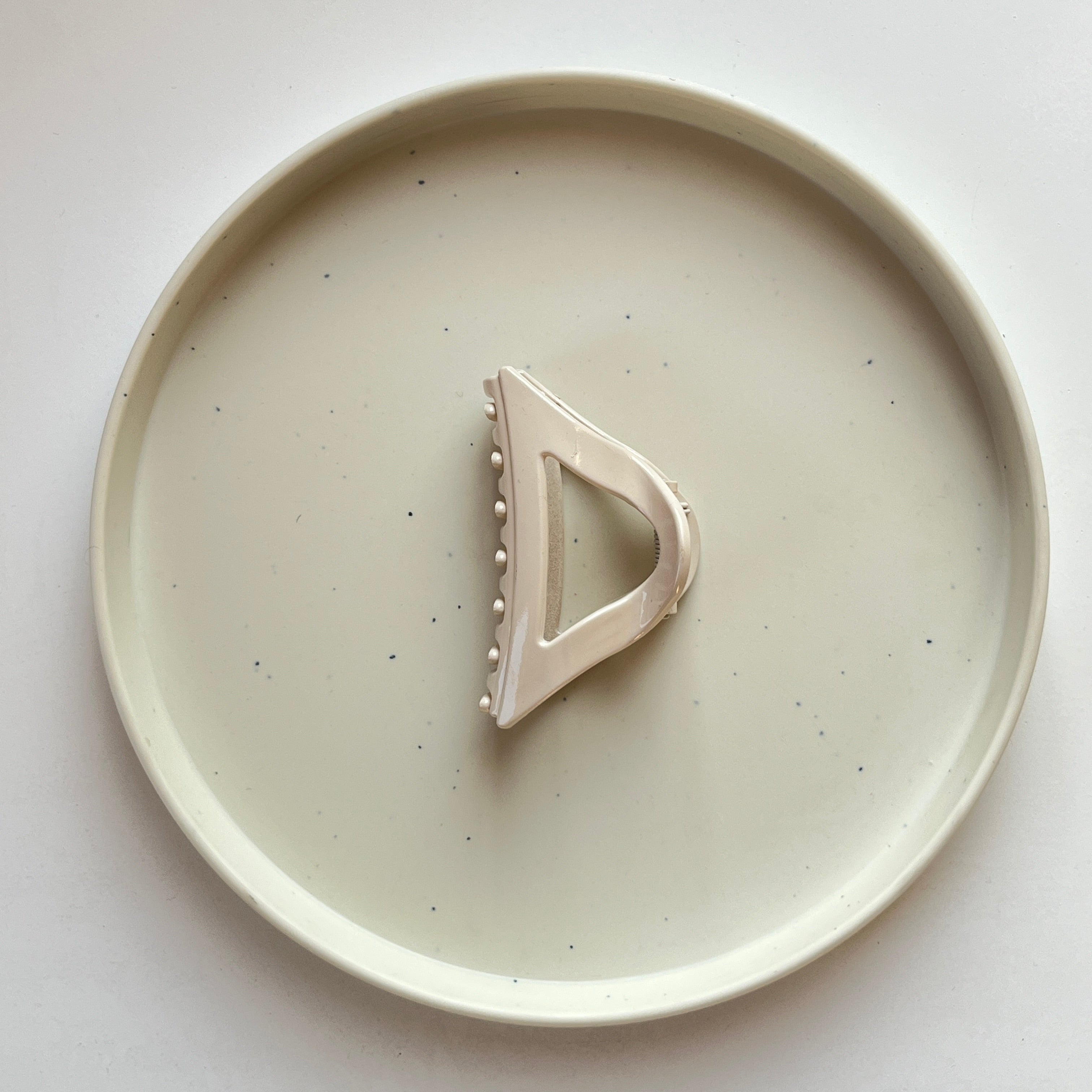 Triangle Grip Medium Hair Claw