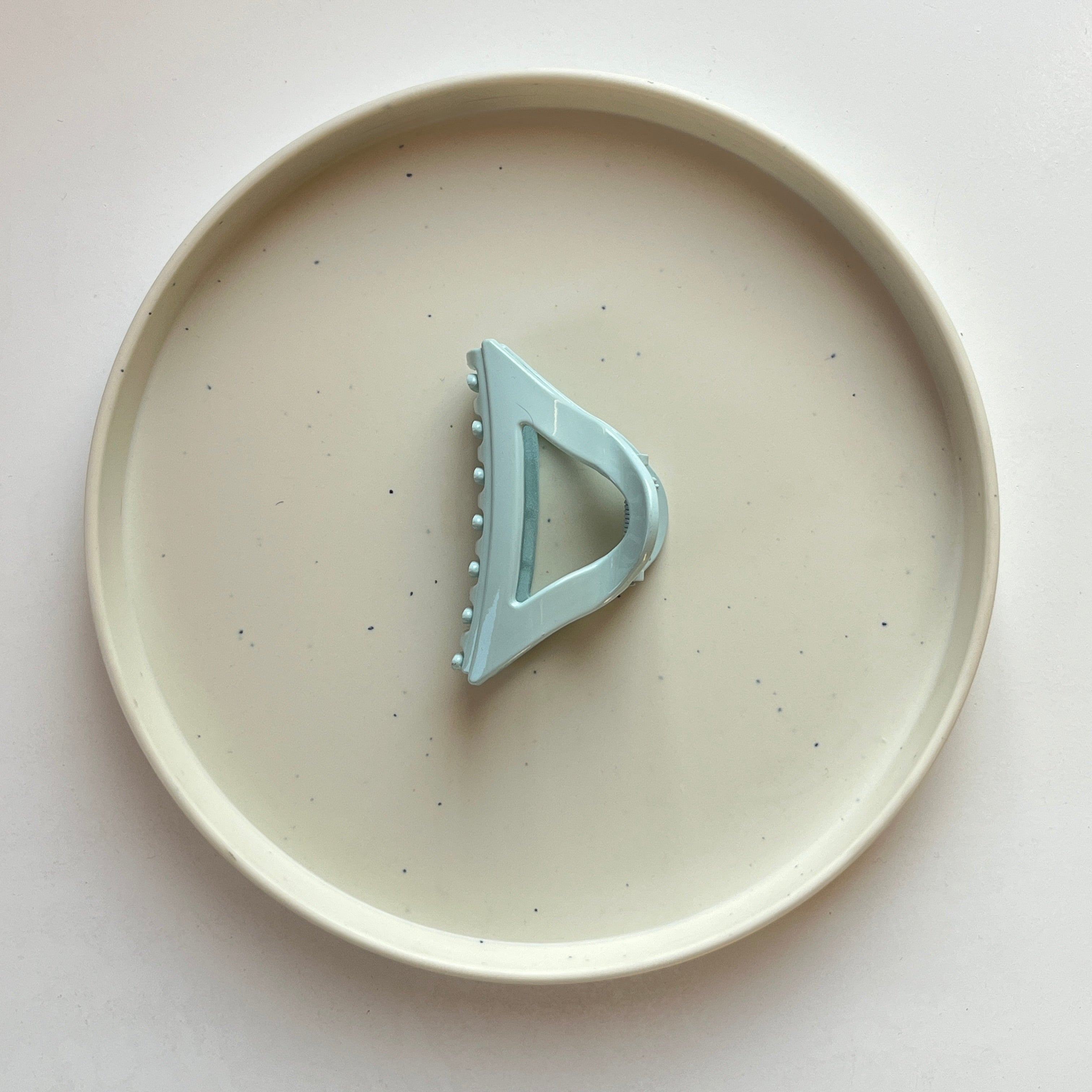 Triangle Grip Medium Hair Claw