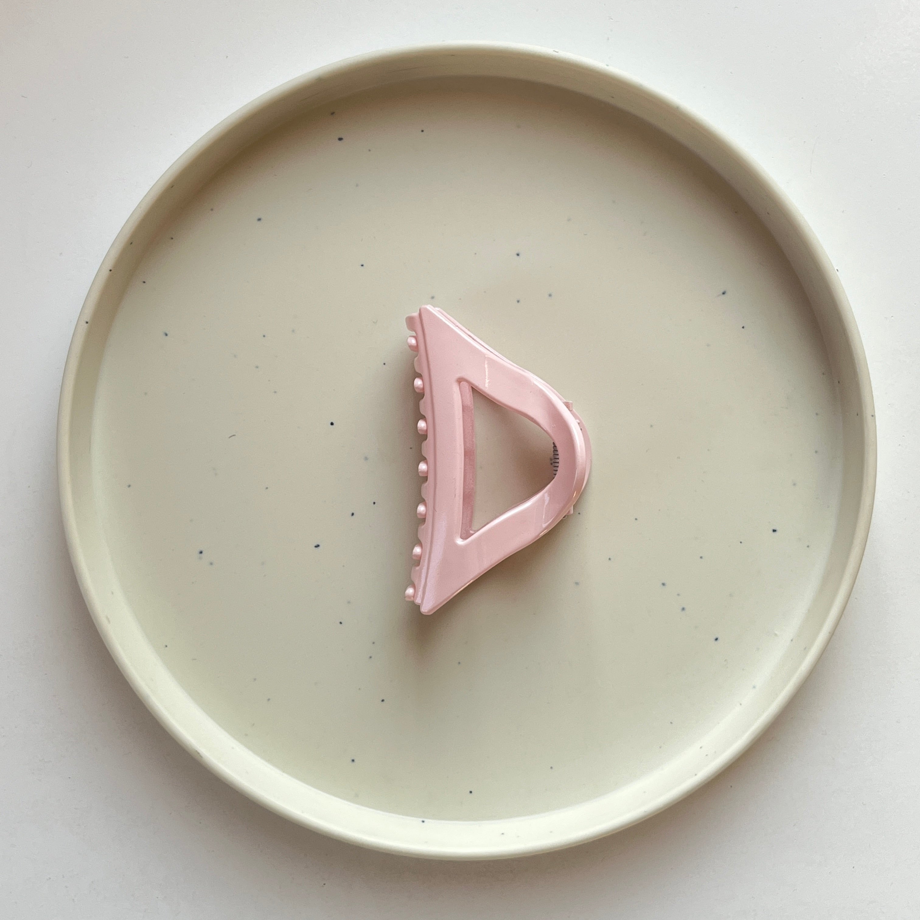 Triangle Grip Medium Hair Claw