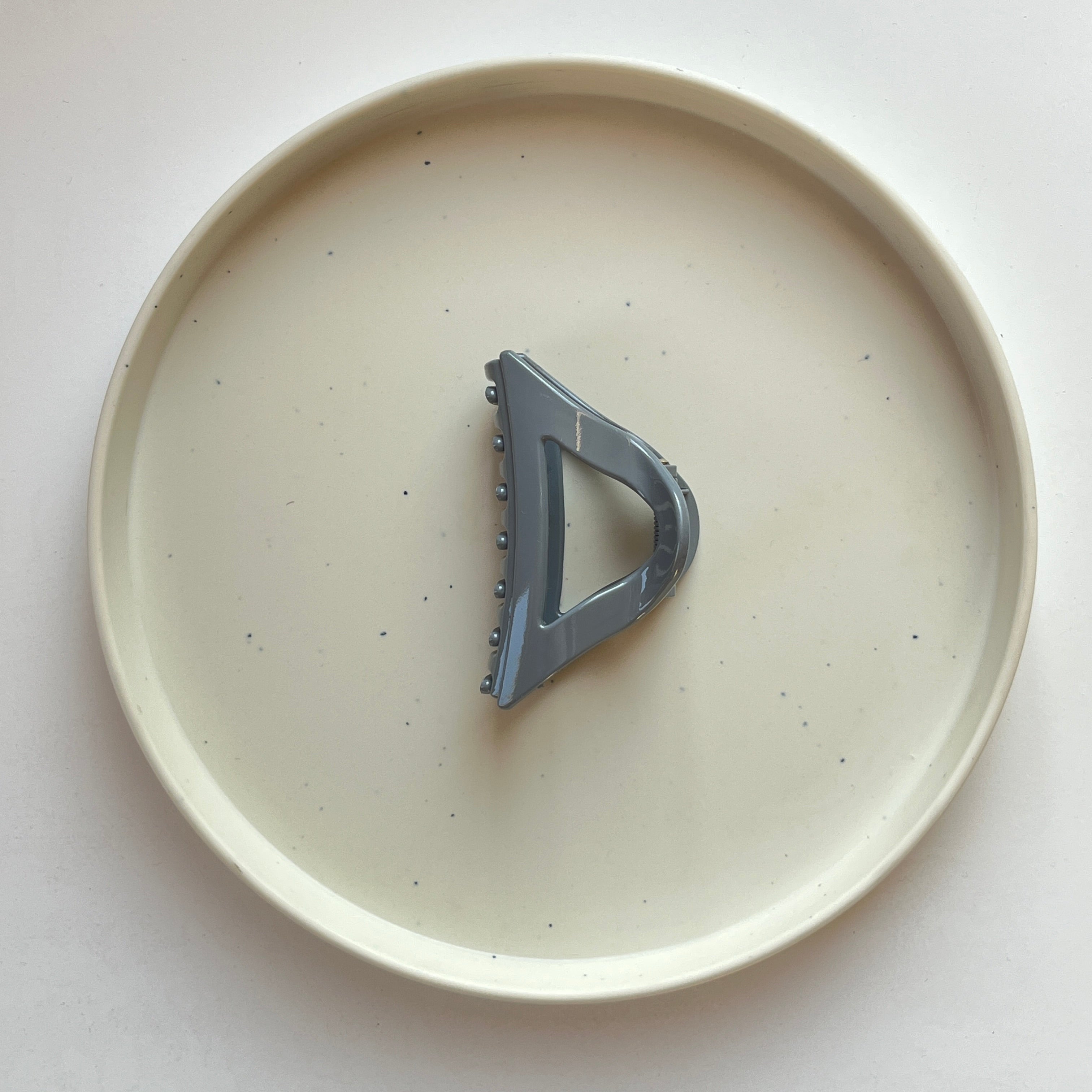 Triangle Grip Medium Hair Claw