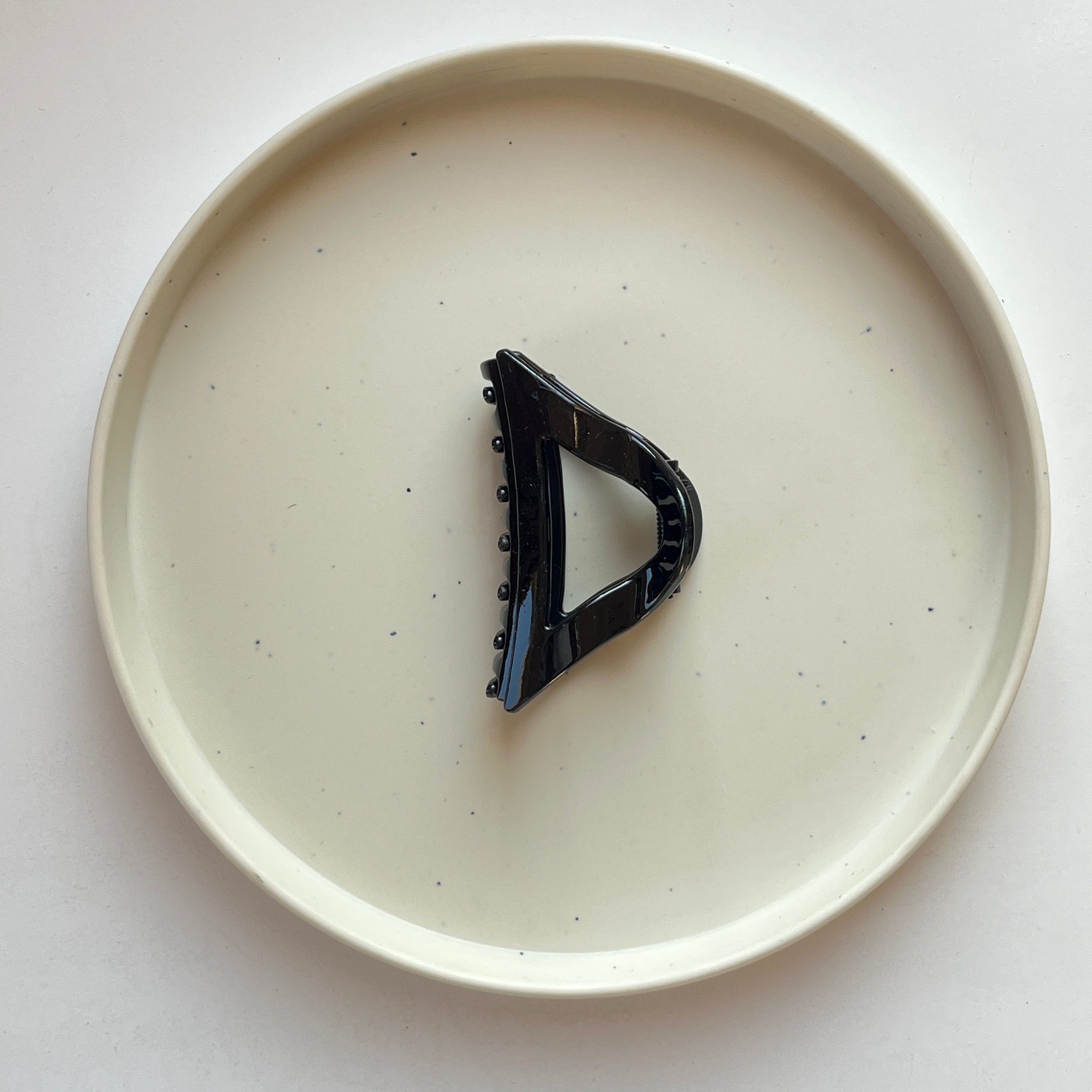 Triangle Grip Medium Hair Claw