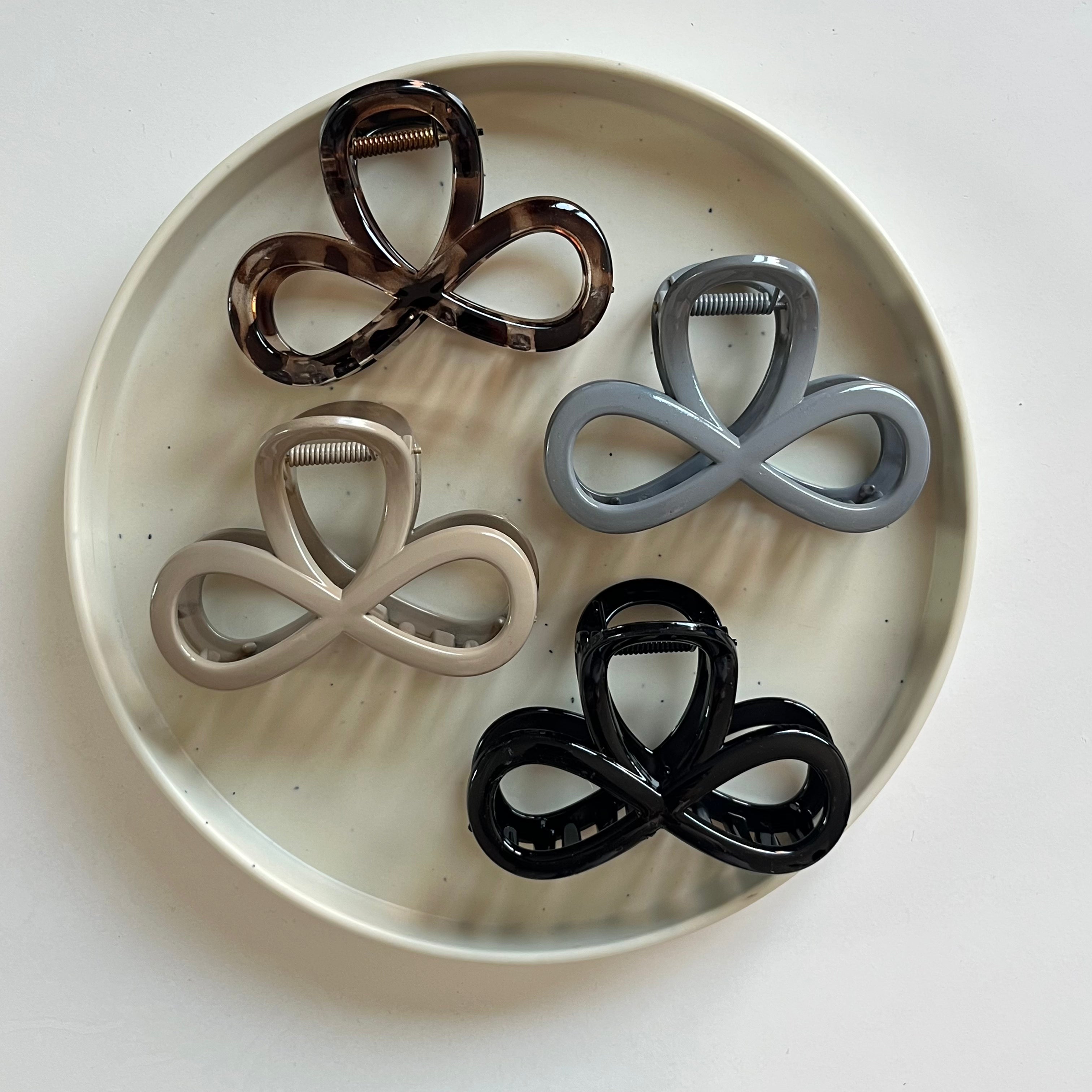 Infinity Loop Large Hair Claw