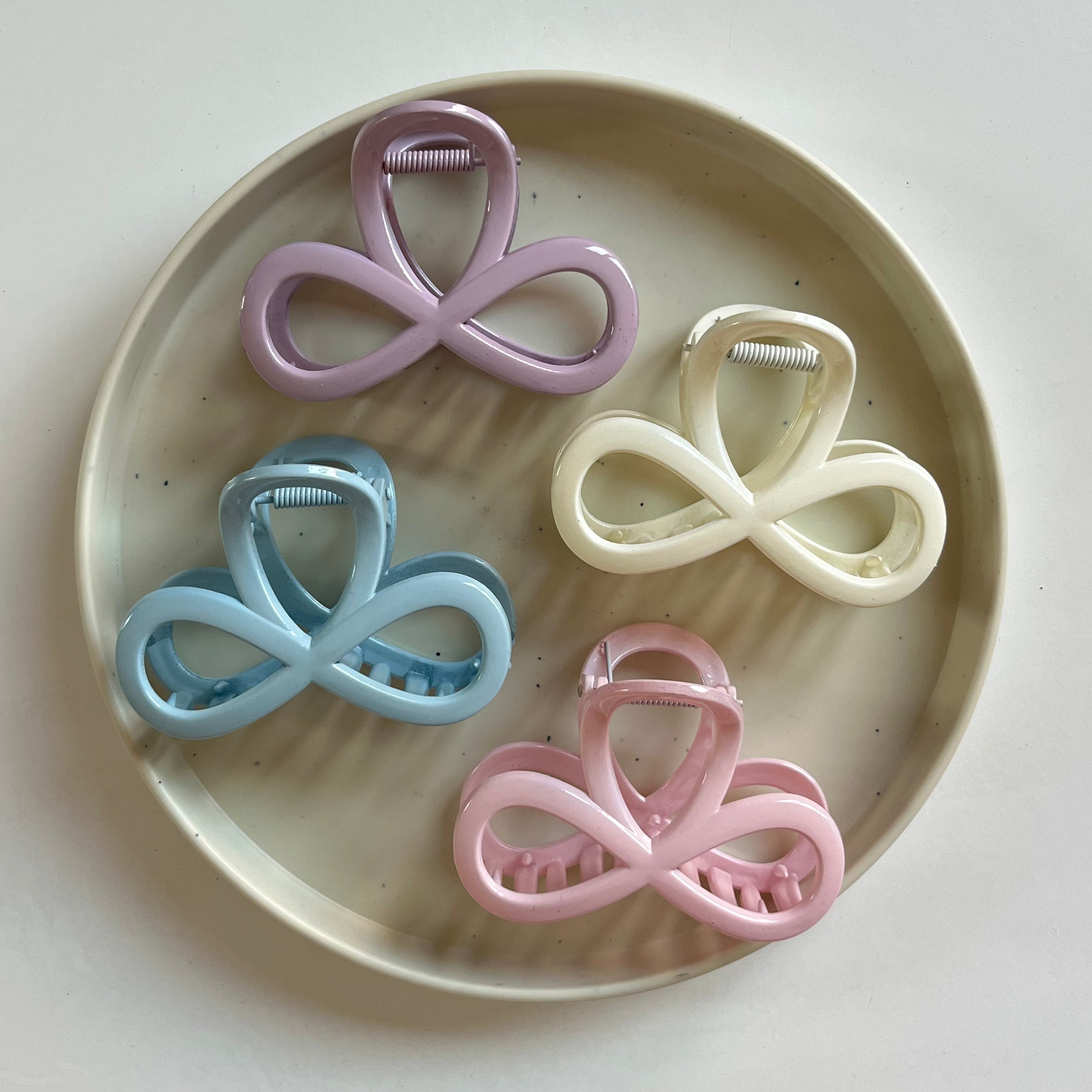 Infinity Loop Large Hair Claw