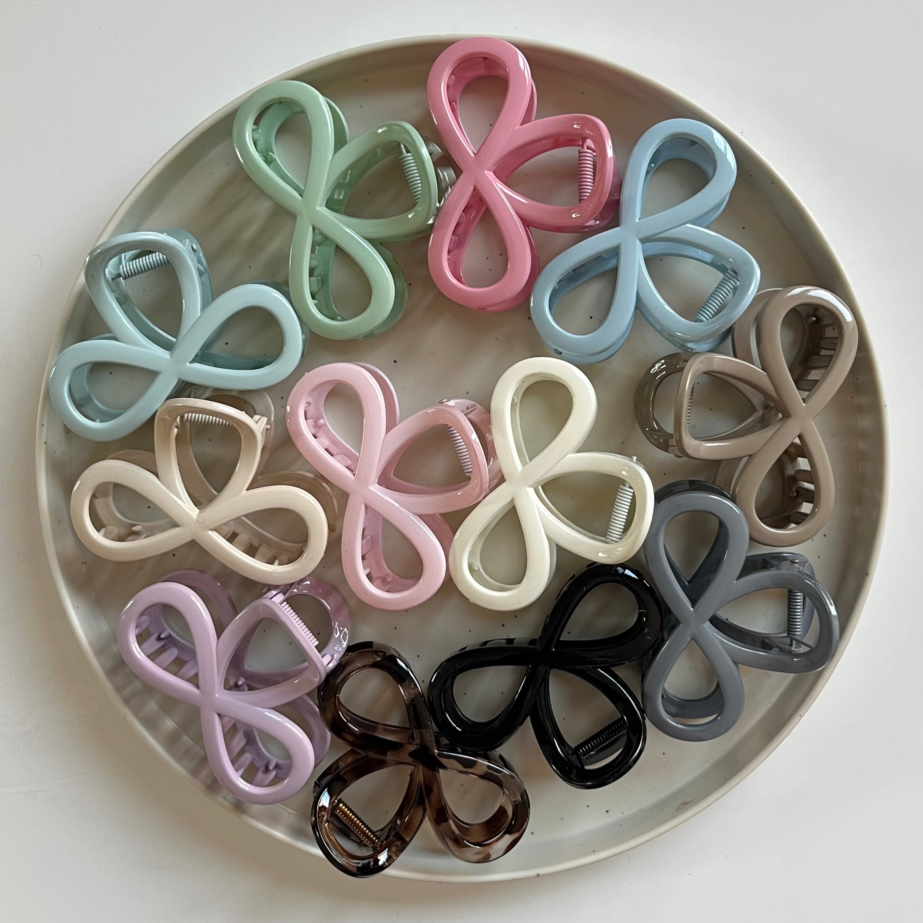 Infinity Loop Large Hair Claw