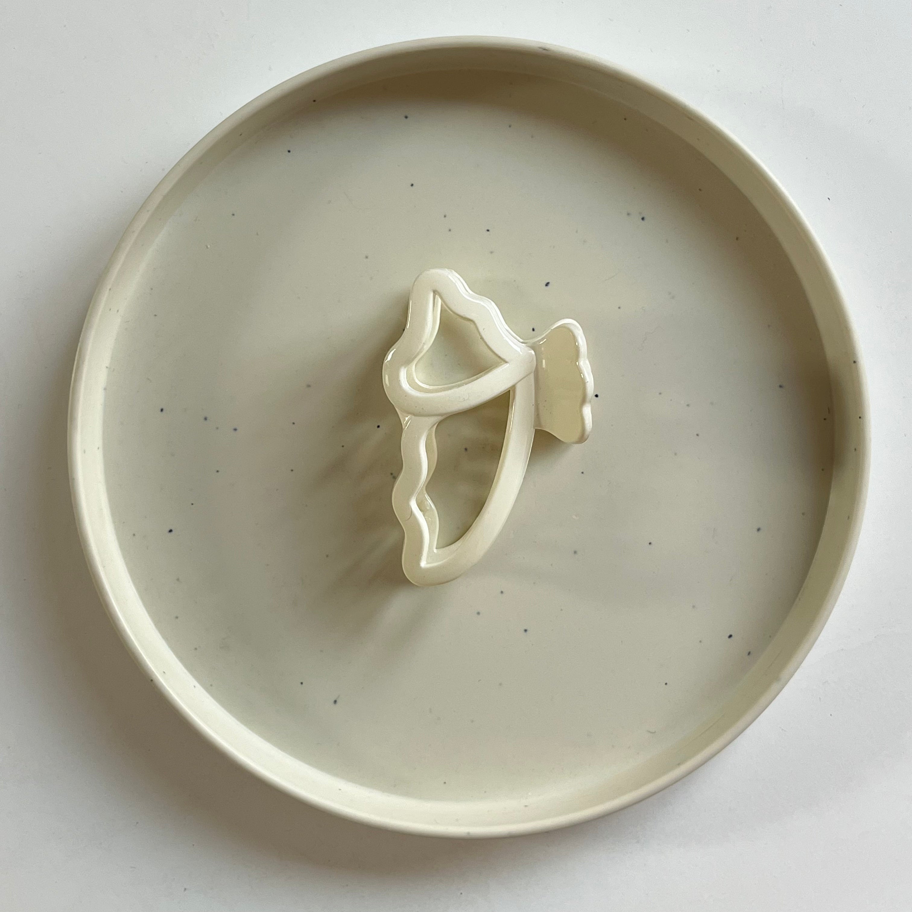 Flutter Wing Medium Hair Claw