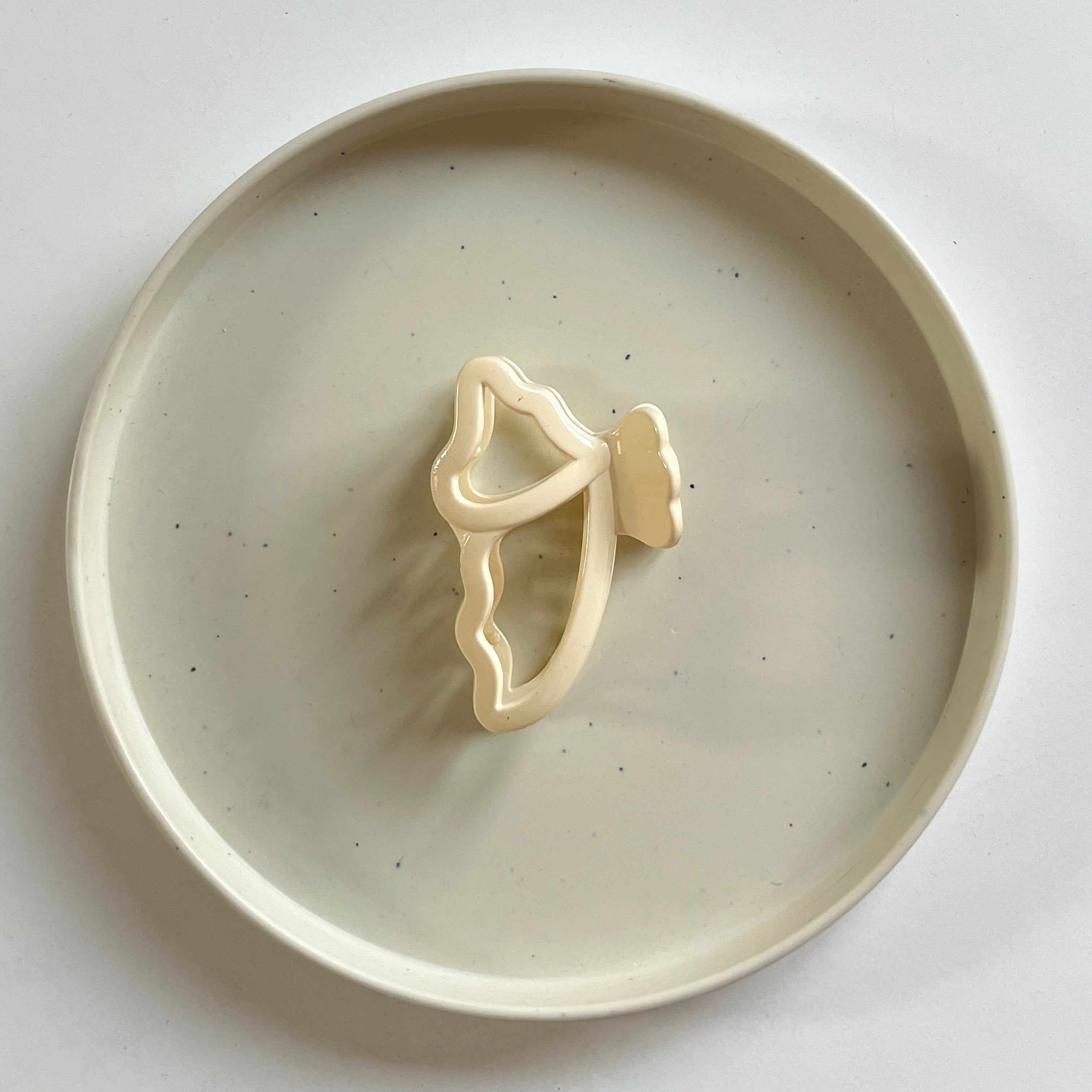 Flutter Wing Medium Hair Claw