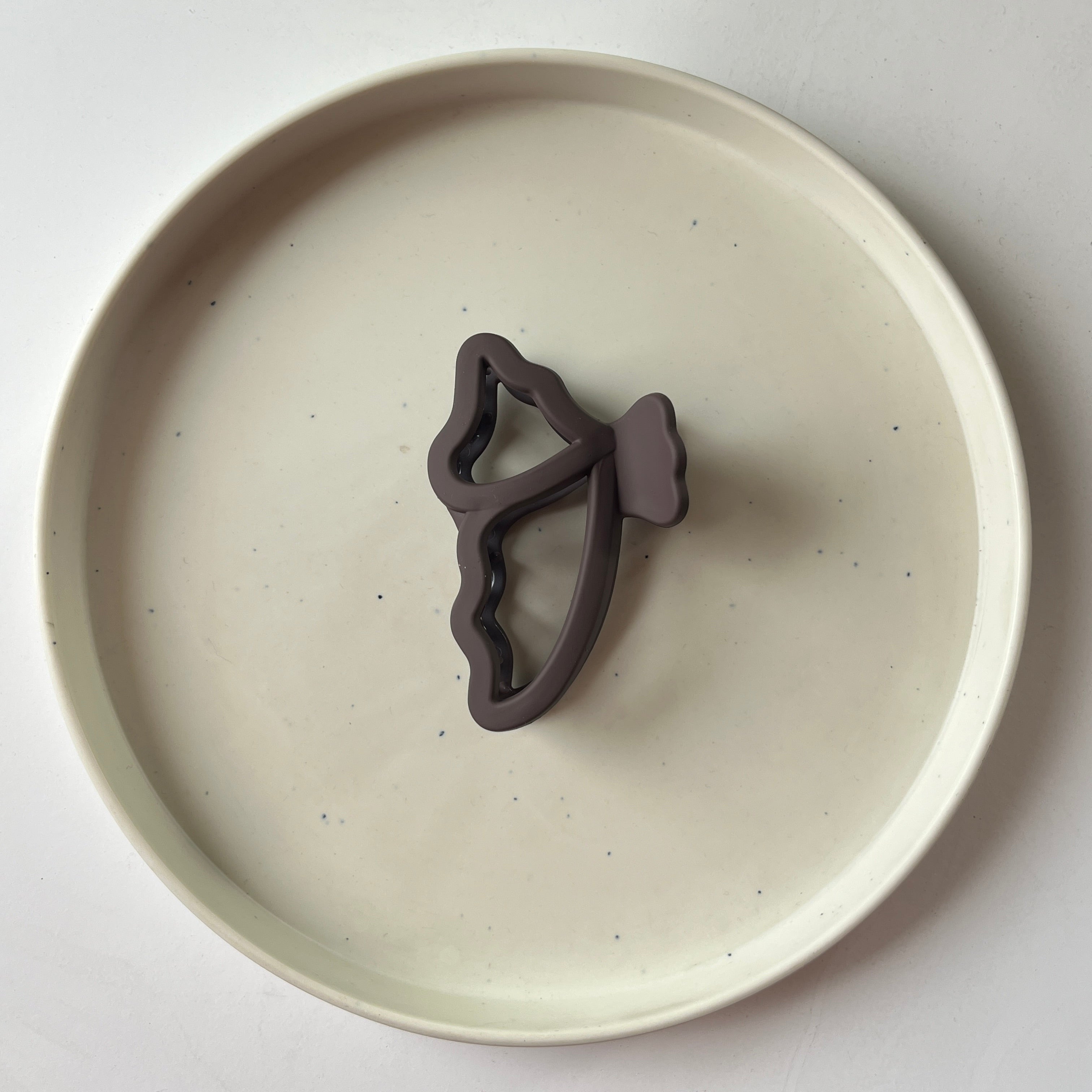 Soft Curve Bow Hair Claw