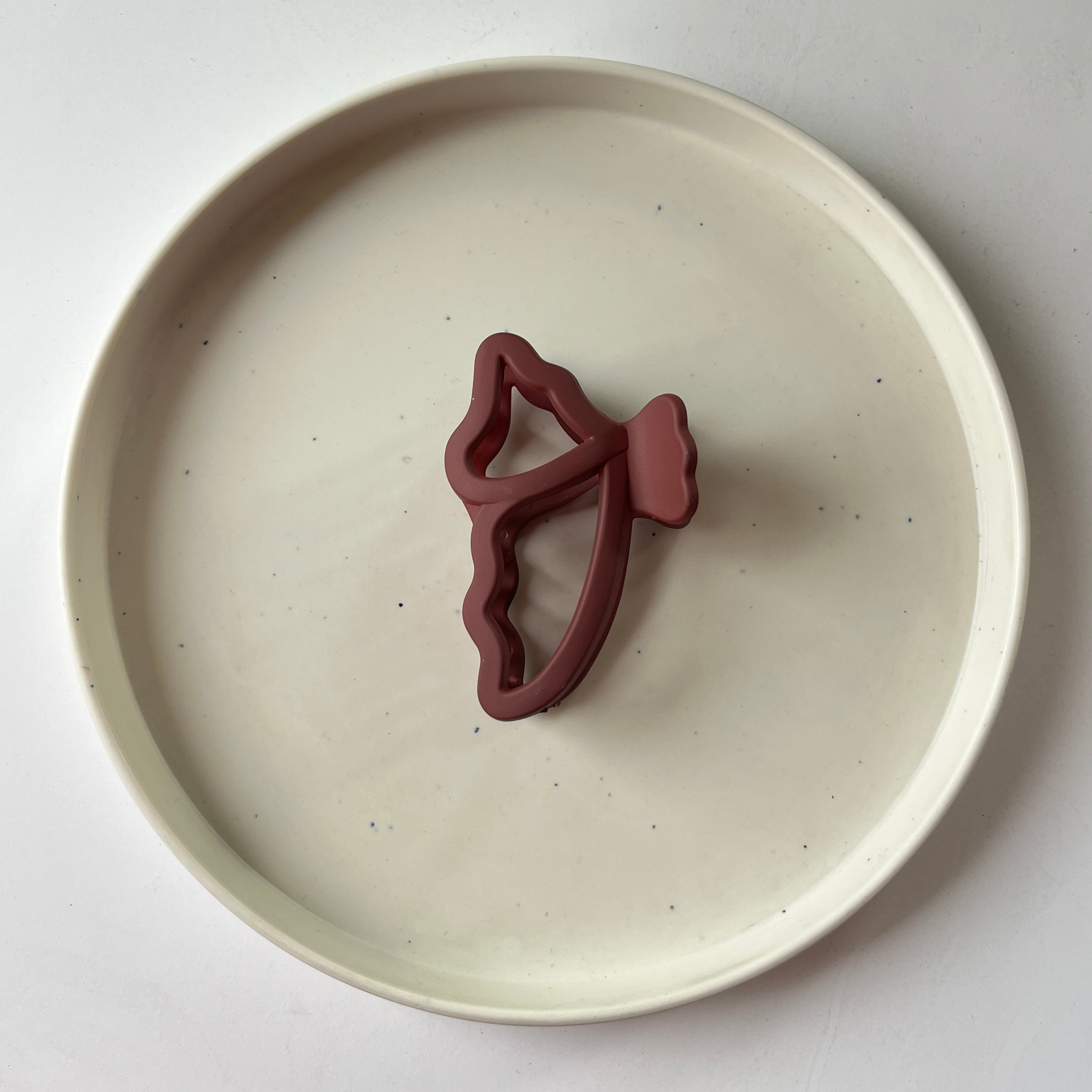 Soft Curve Bow Hair Claw