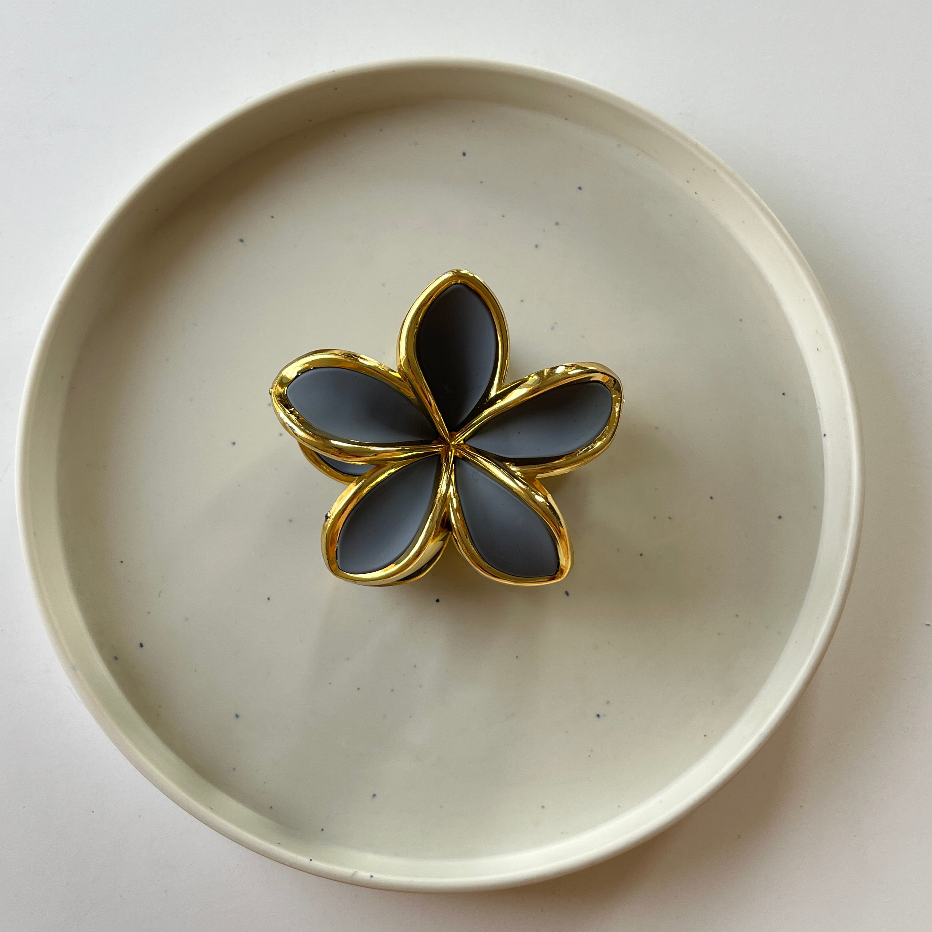 Gold Outline Bloom Hair Claw