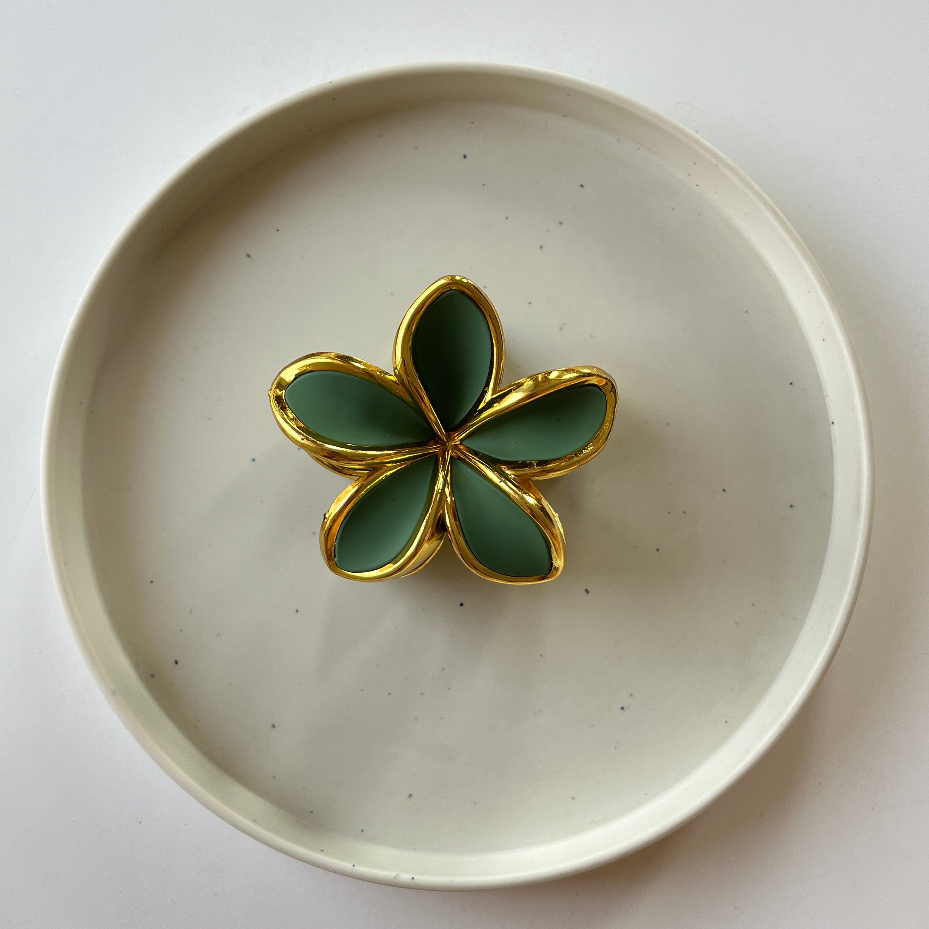 Gold Outline Bloom Hair Claw