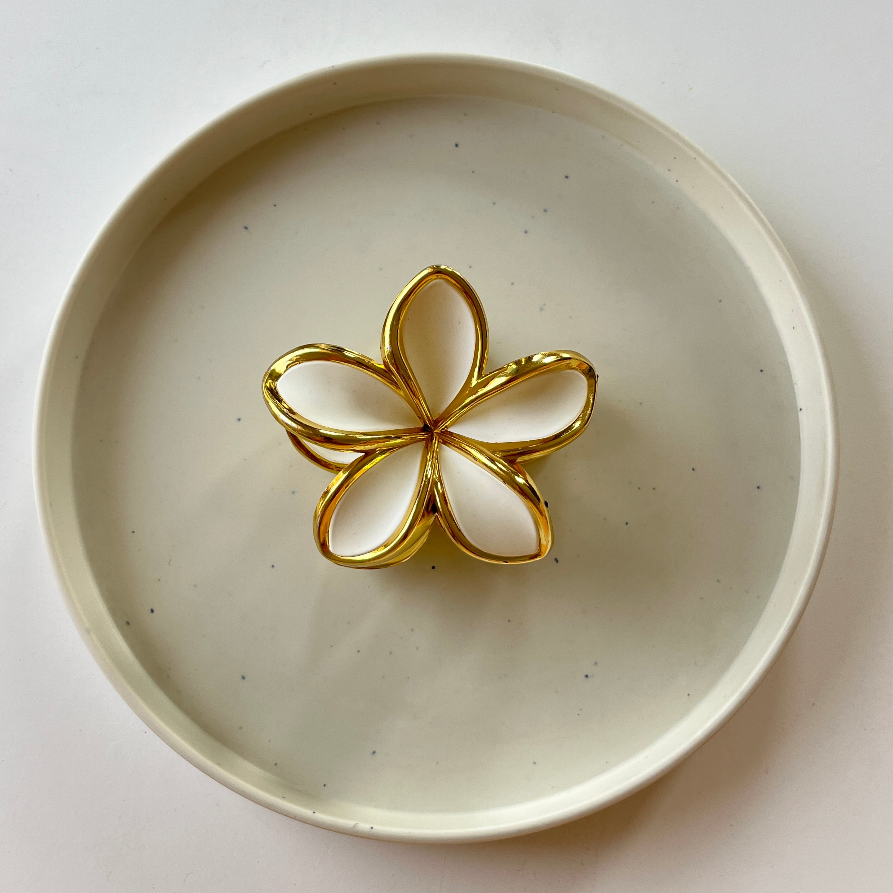 Gold Outline Bloom Hair Claw