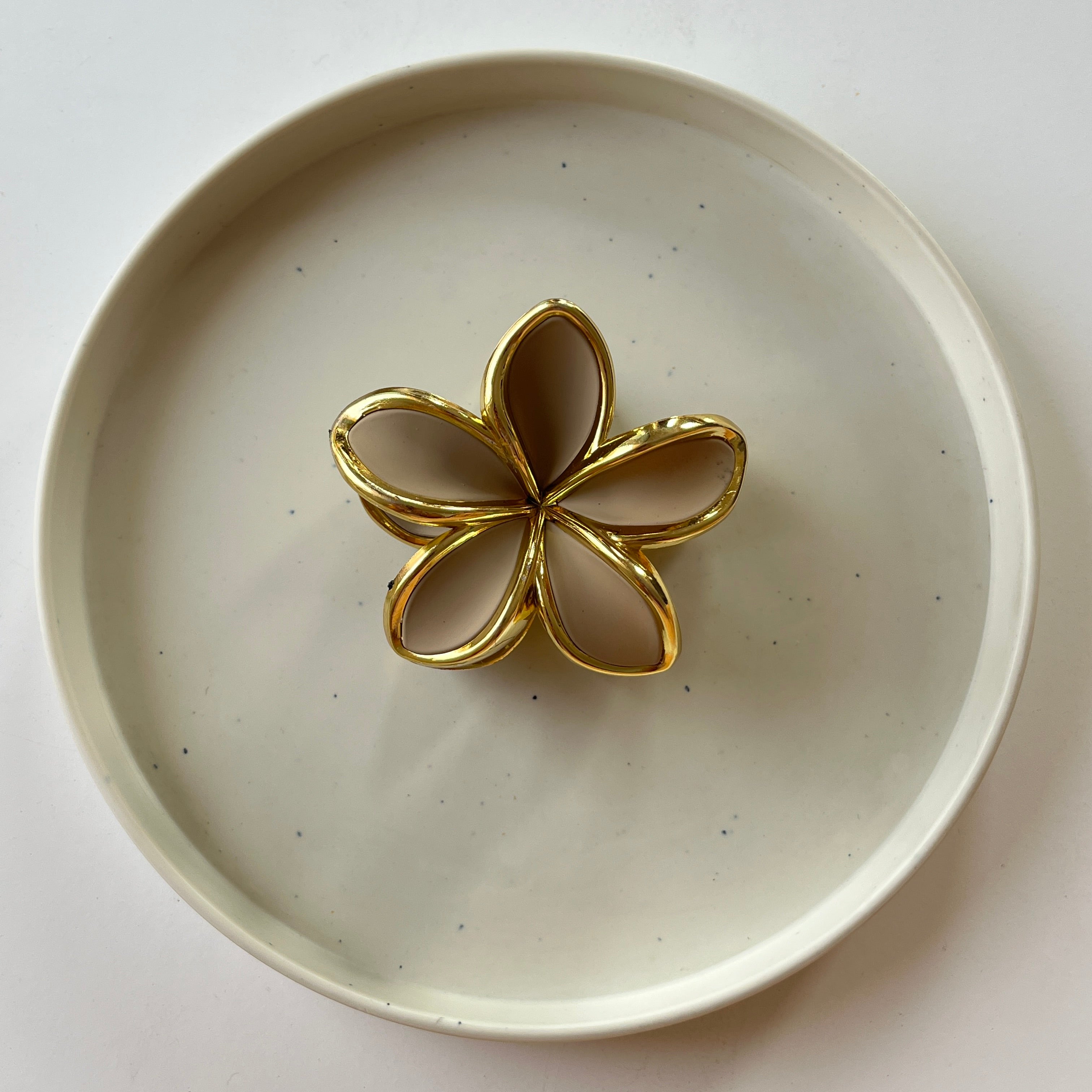 Gold Outline Bloom Hair Claw