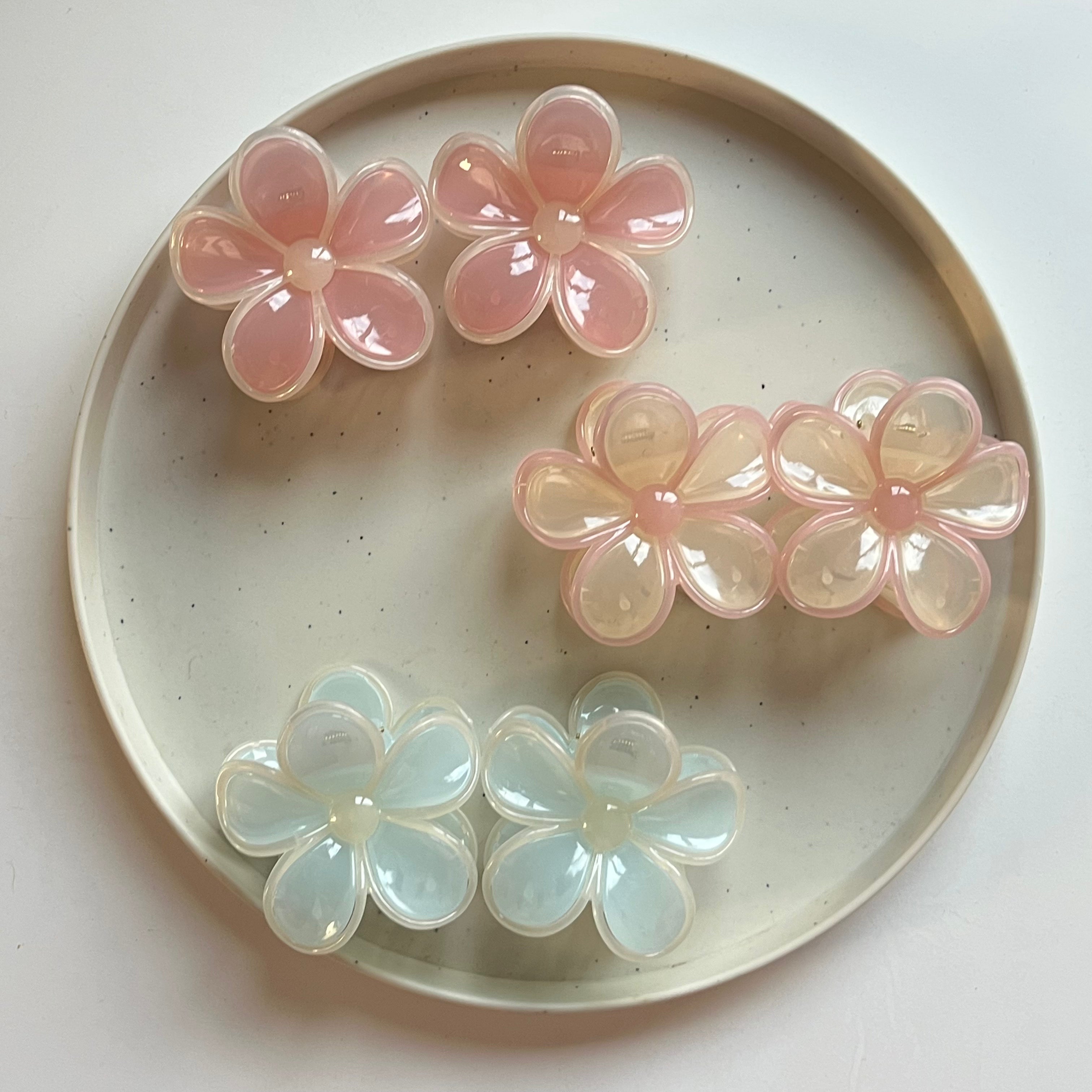 Pearl Sheen Bloom Hair Claw Set of 6 Pcs