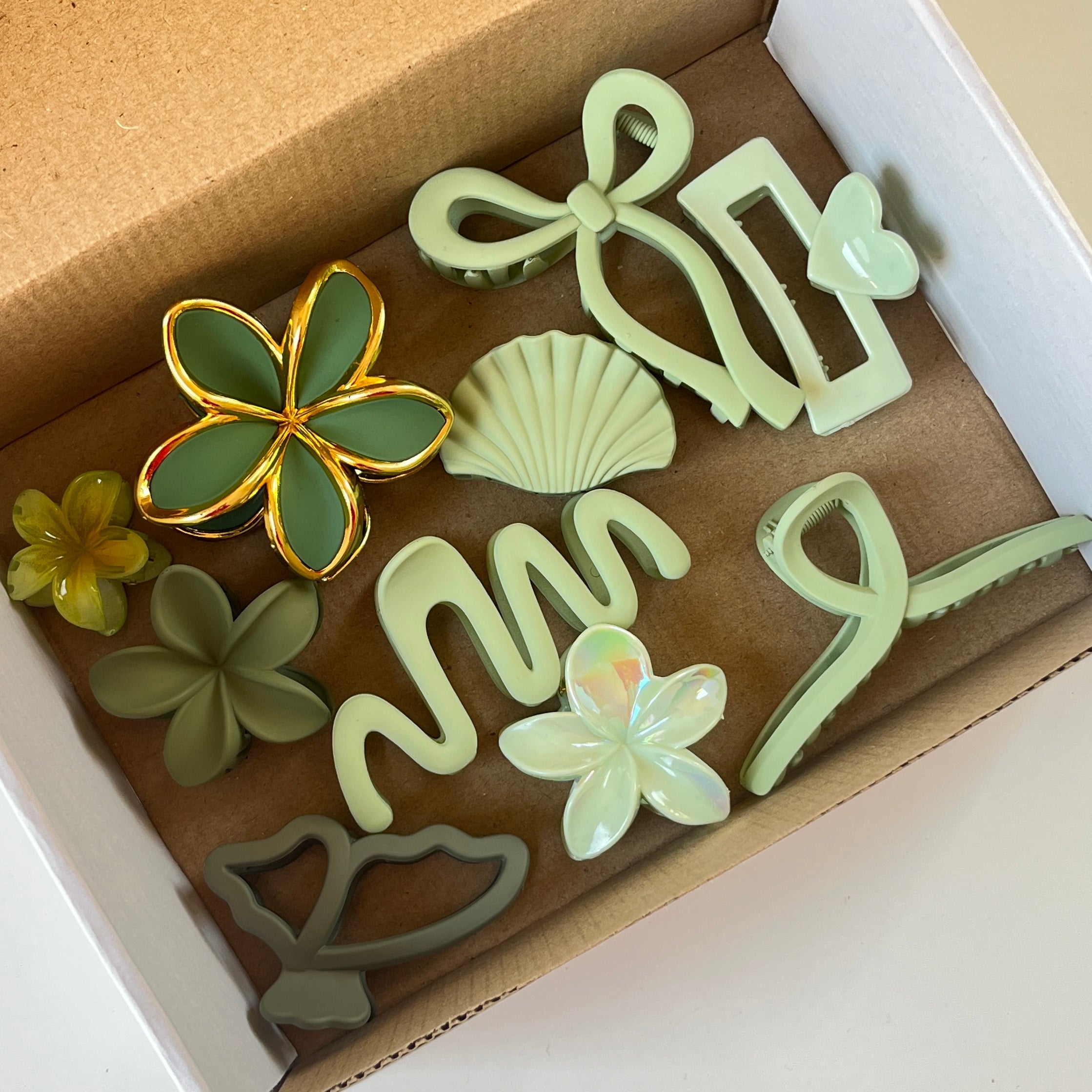 Olive Green Claw Set of 10