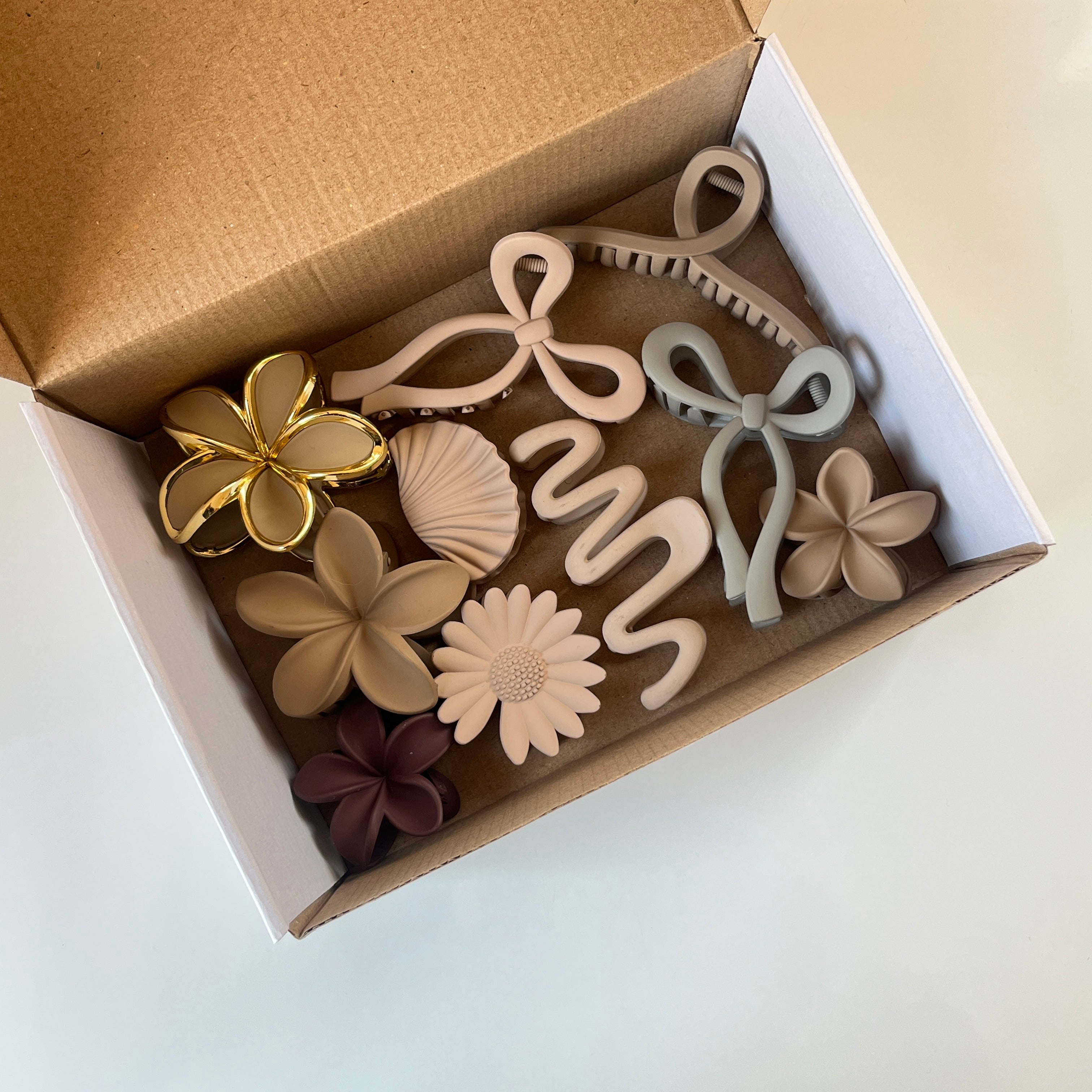 Neutral Beige Claw Set of 10