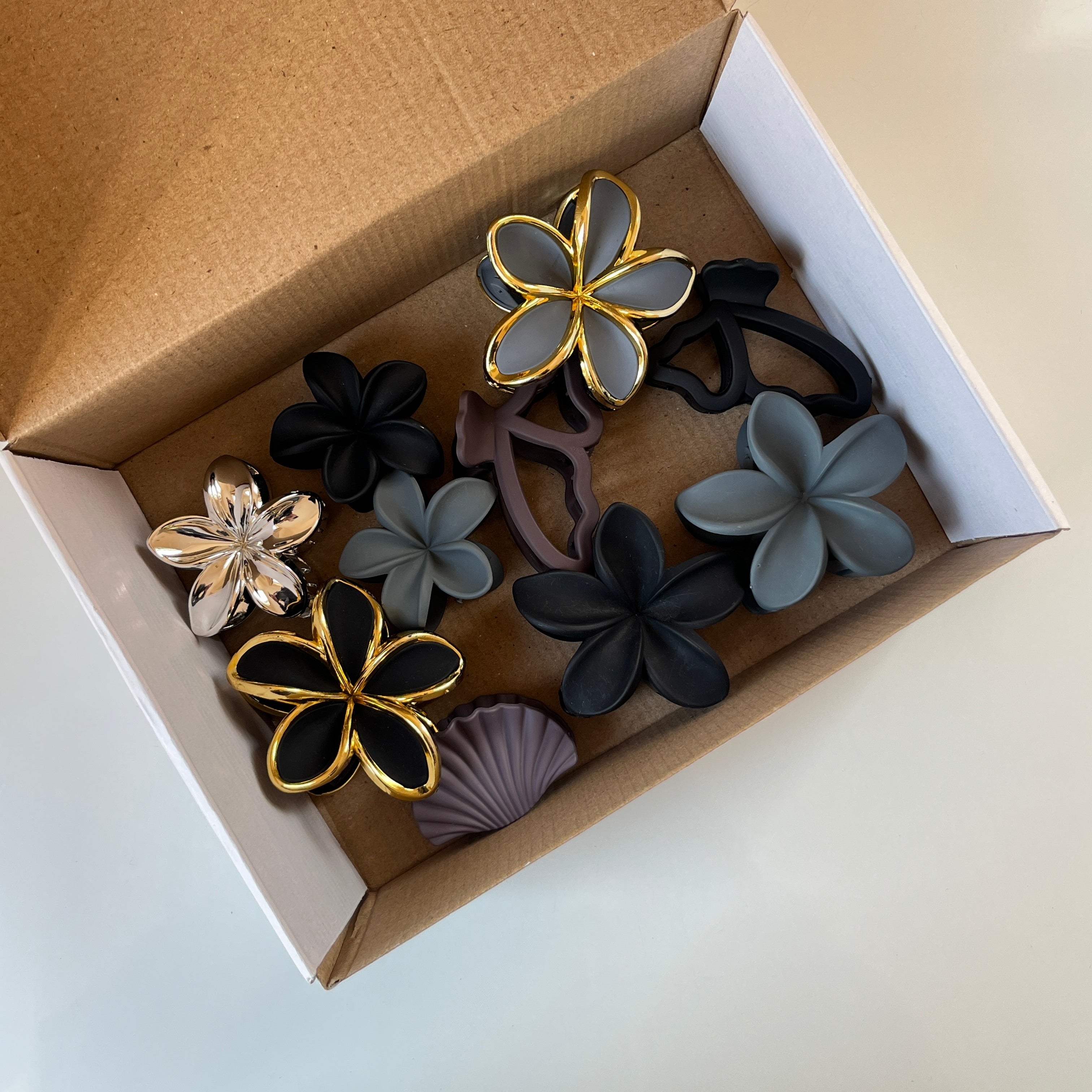 Charcoal Grey Claw Set of 10