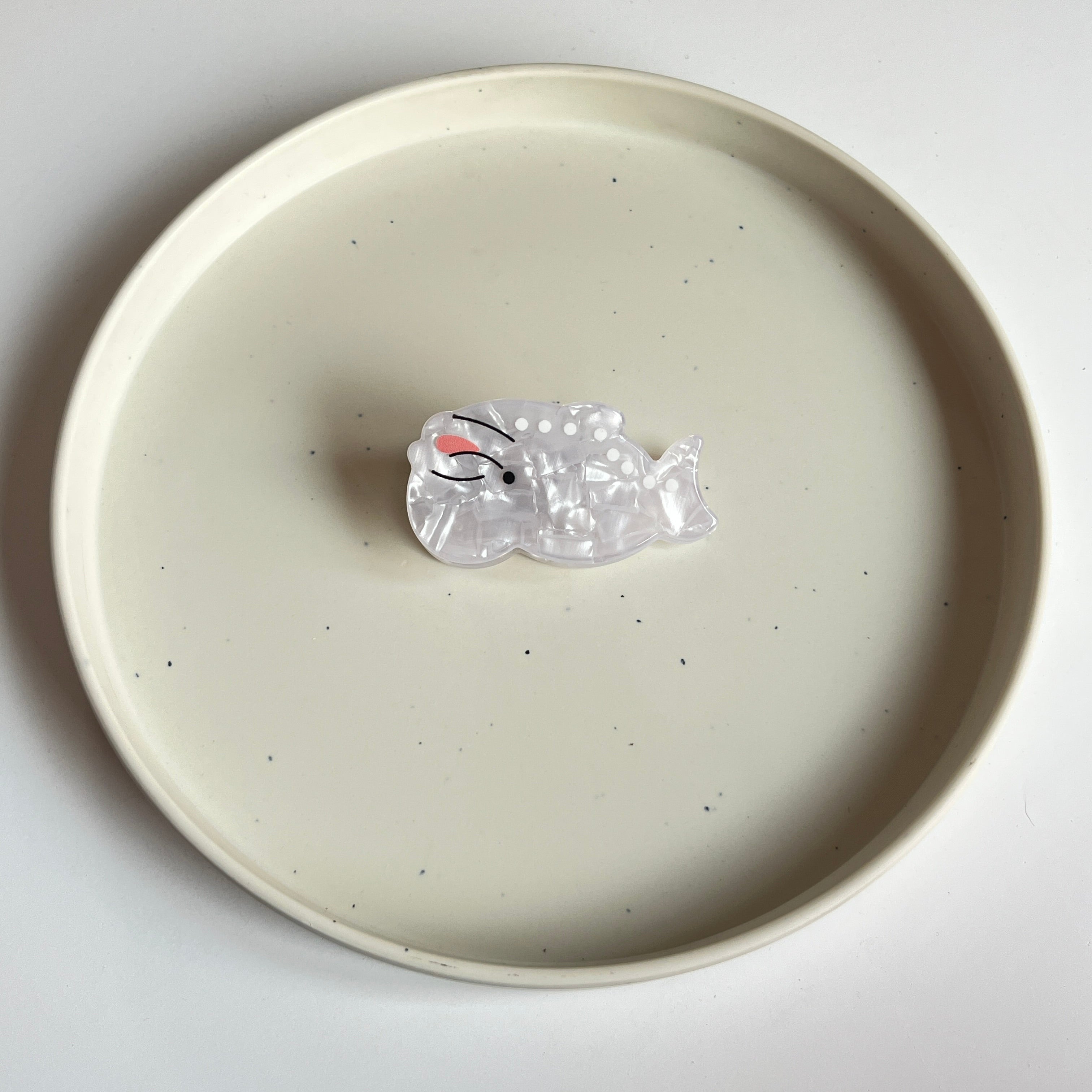 Snowy Whale Large Hair Claw