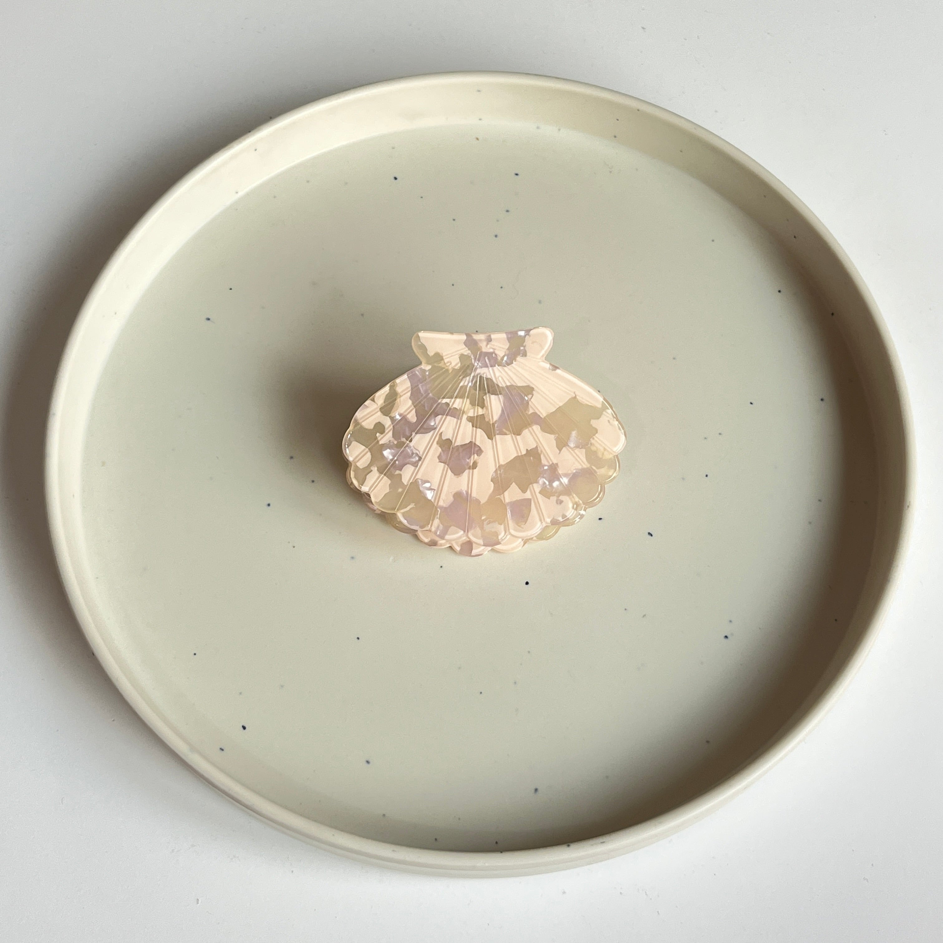 Gloss Shell Large Hair Claw