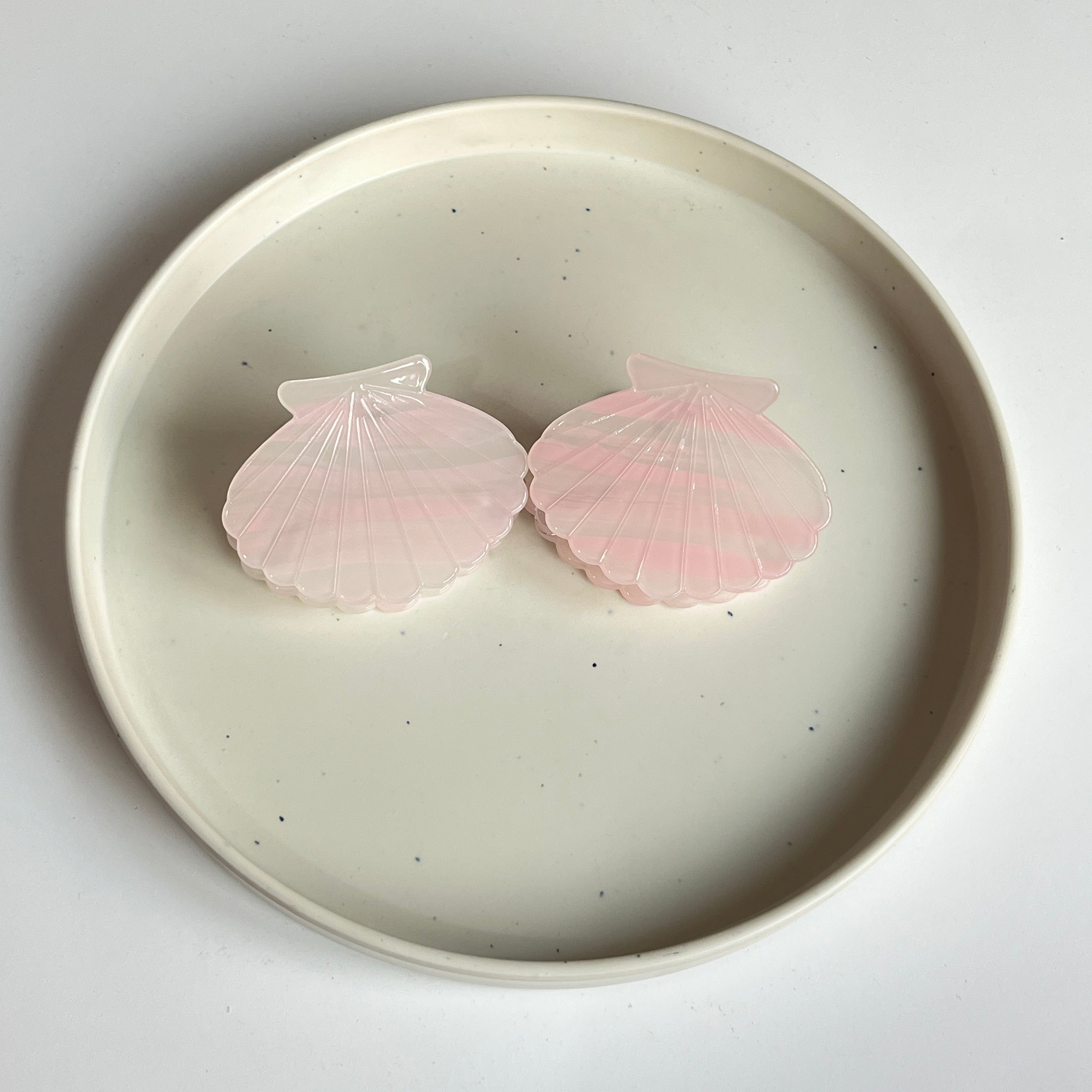 Gloss Shell Medium Hair Claw Set (12 Pcs)