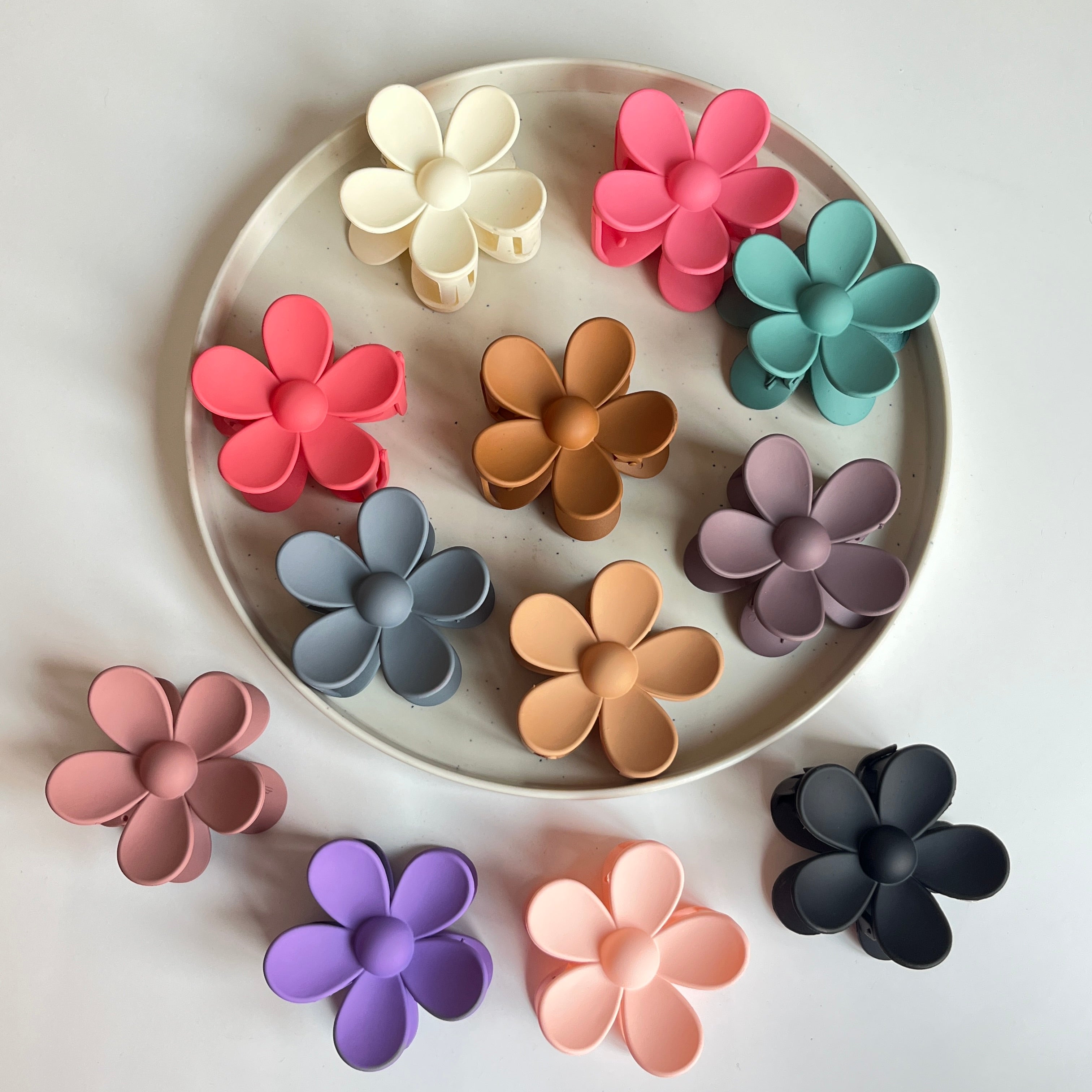 Matte Daisy Large Hair Claw Set (12 Pcs)